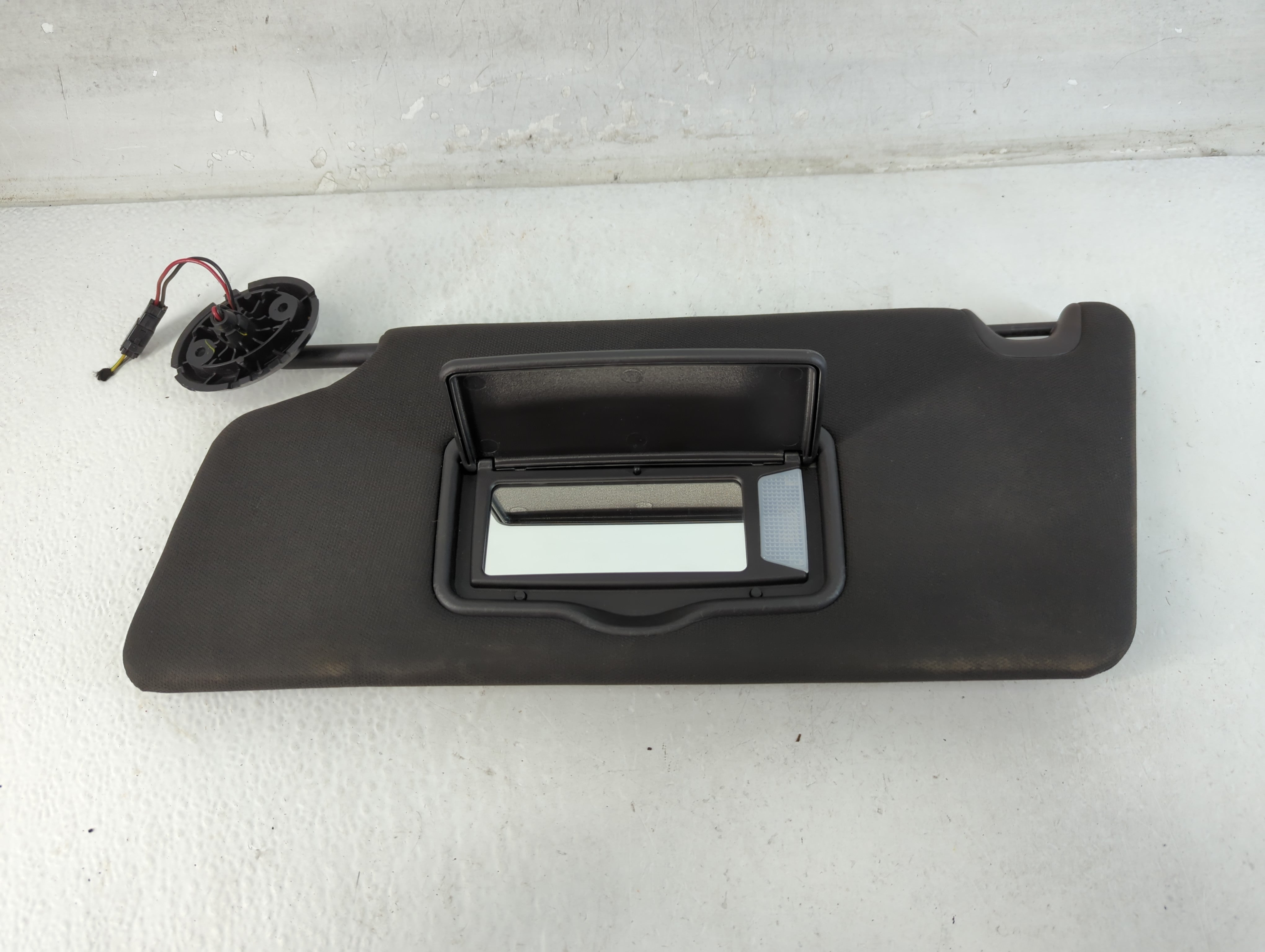 2011-2015 Ford Explorer Sun Visor Shade Replacement Driver Left Mirror Fits Fits 2011 2012 2013 2014 2015 OEM Used Auto Parts - Oemusedautoparts1.com
