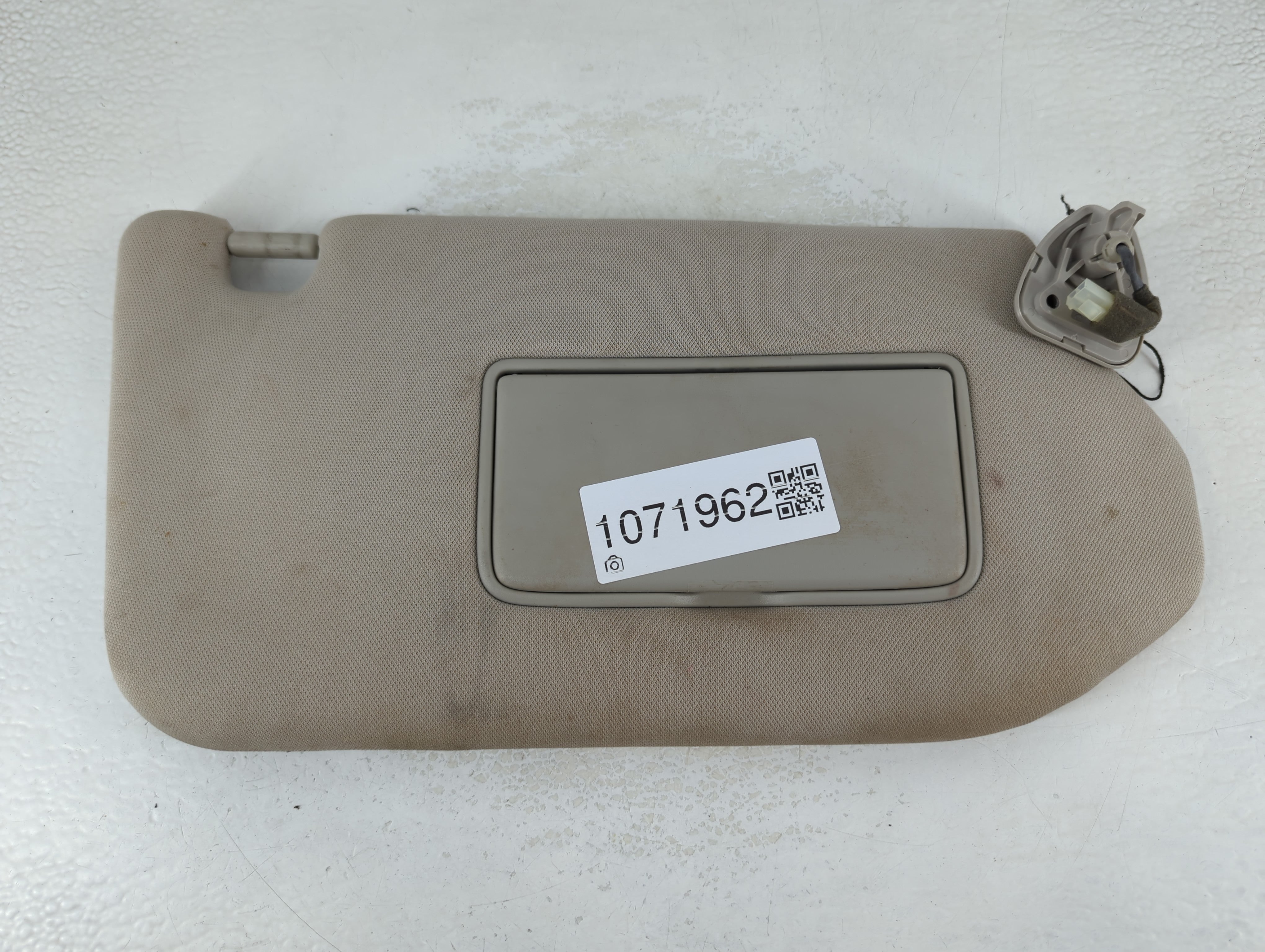 2013-2018 Nissan Pathfinder Sun Visor Shade Replacement Passenger Right Mirror Fits Fits 2013 2014 2015 2016 2017 2018 2019 OEM Used Auto Parts - Oemusedautoparts1.com