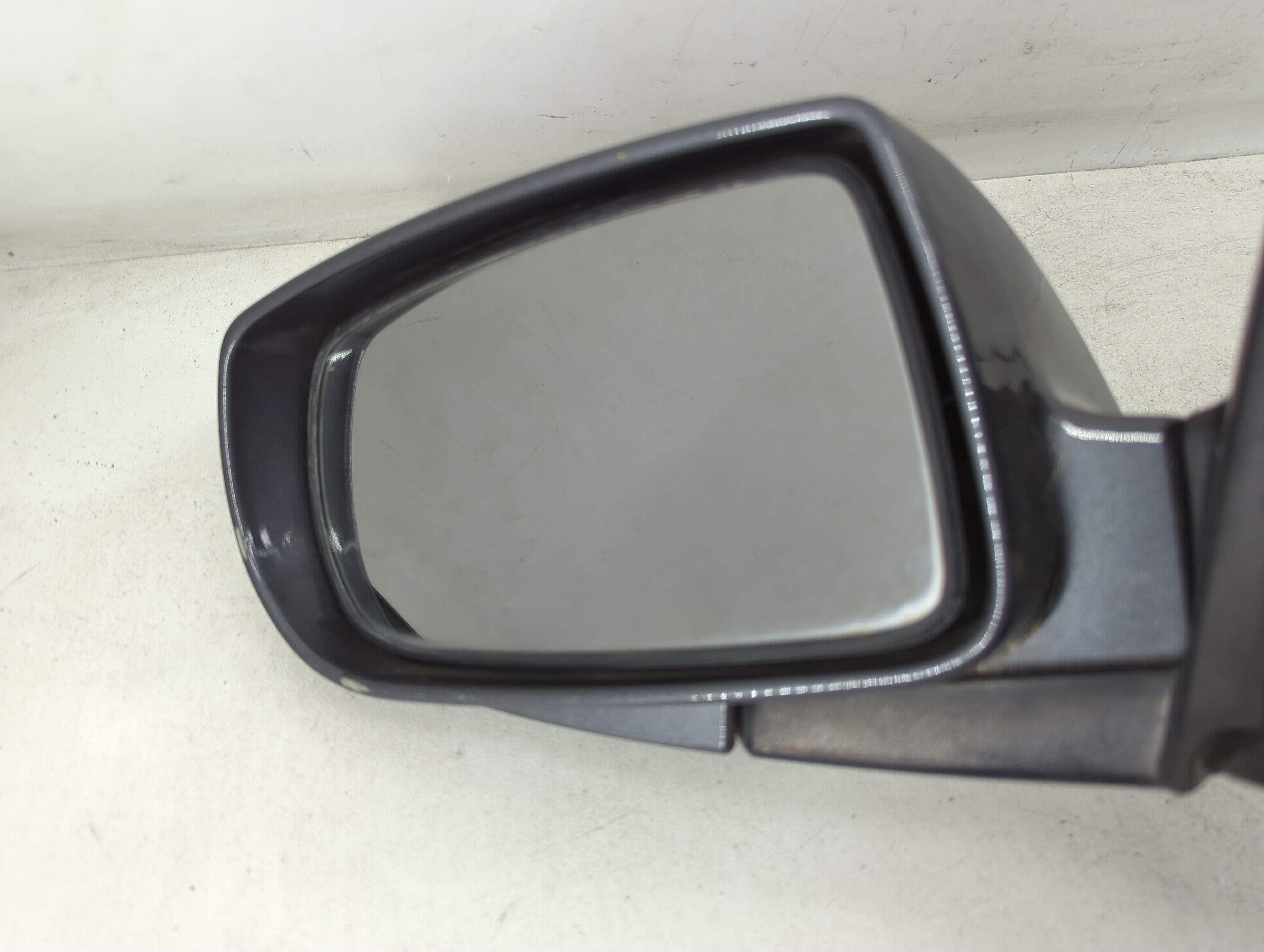 2009-2016 Hyundai Genesis Side Mirror Replacement Driver Left View Door Mirror P/N:IIIE13027375 Fits OEM Used Auto Parts - Oemusedautoparts1.com