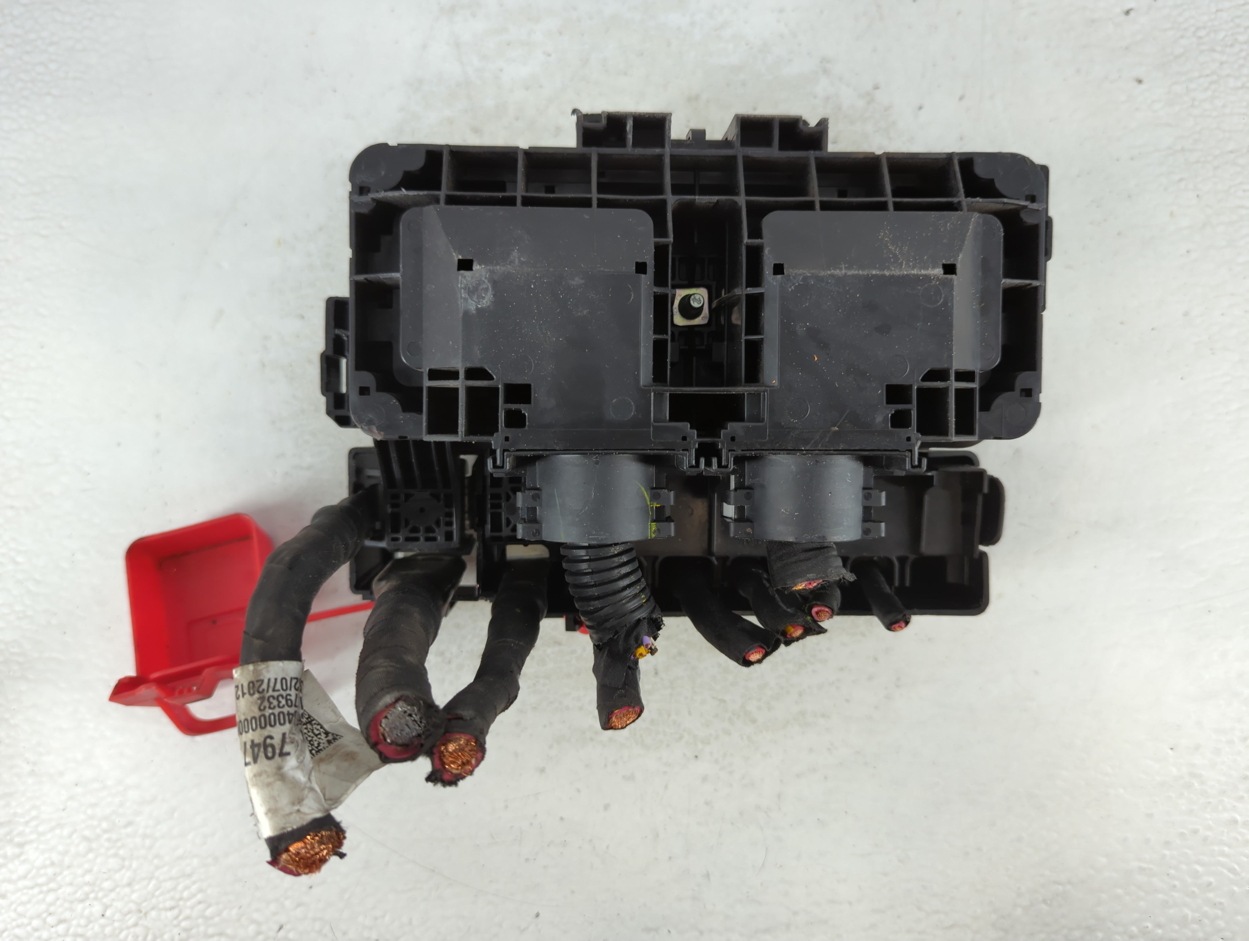 2020 Cadillac Ct5 Fusebox Fuse Box Panel Relay Module P/N:84780858 Fits OEM Used Auto Parts - Oemusedautoparts1.com