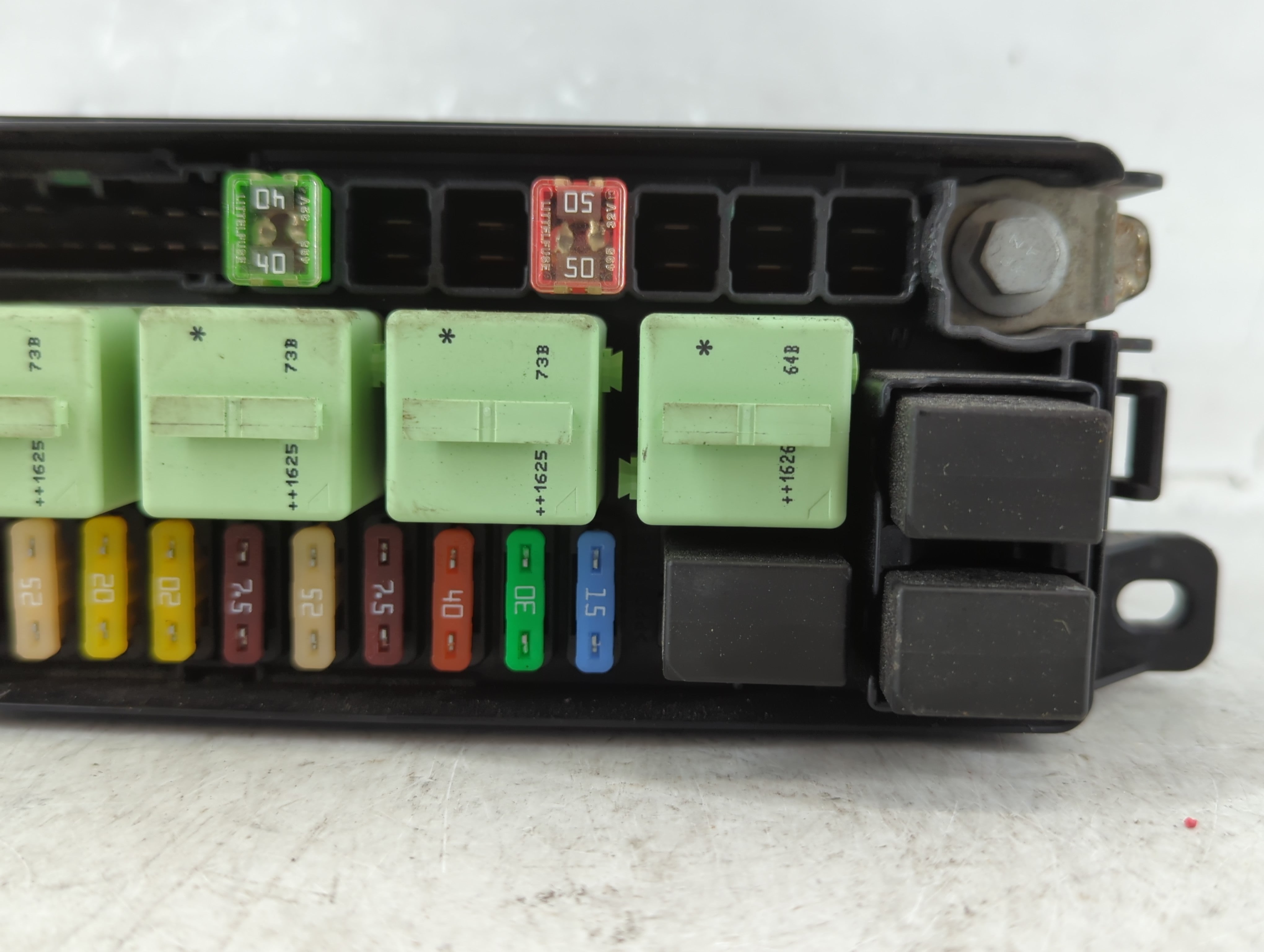 2016 Mini Cooper Countryman Fusebox Fuse Box Panel Relay Module P/N:9240943-02 Fits OEM Used Auto Parts - Oemusedautoparts1.com