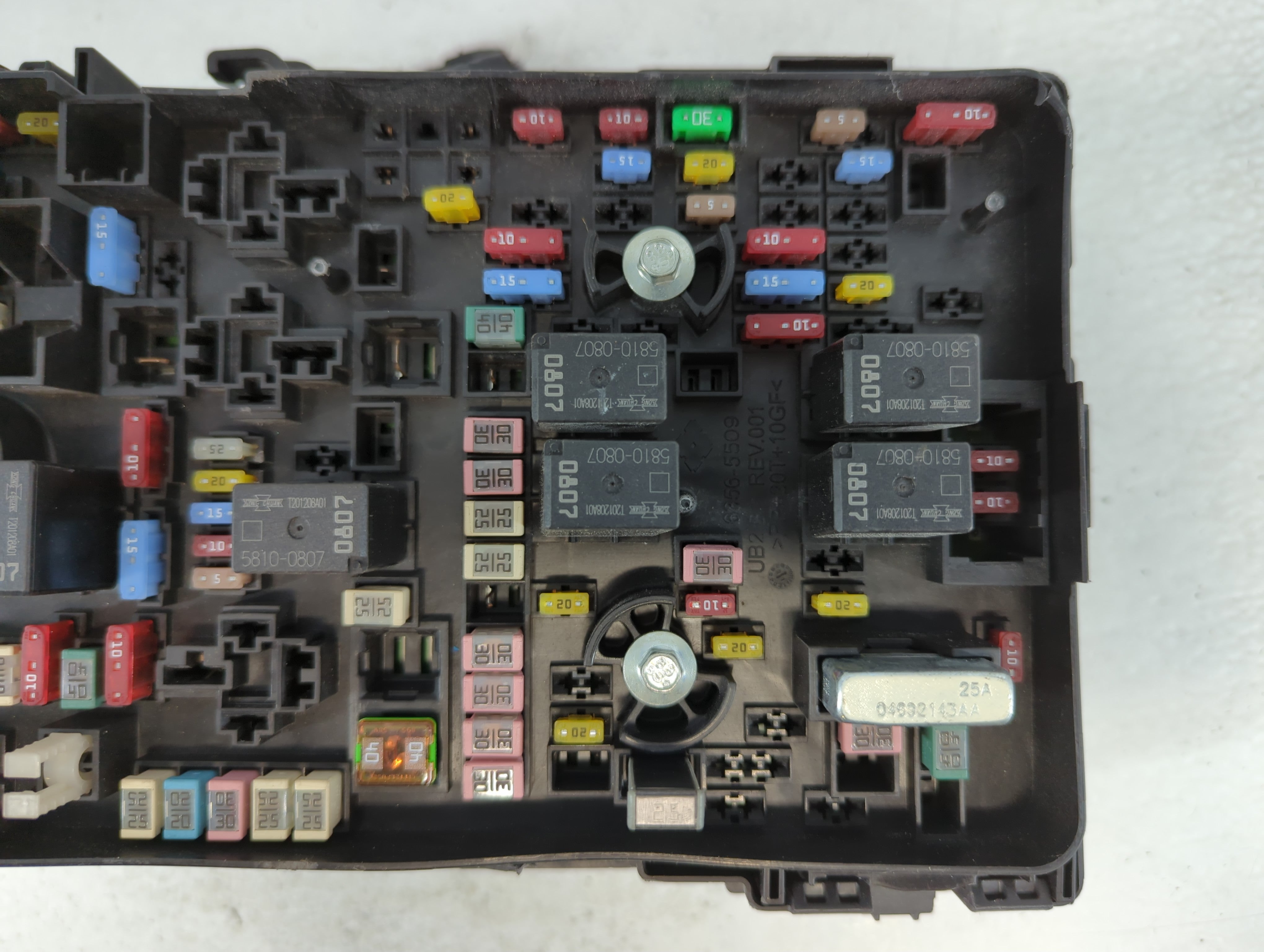 2020-2022 Chrysler Voyager Fusebox Fuse Box Panel Relay Module P/N:6356-5509 Fits Fits 2020 2021 2022 OEM Used Auto Parts - Oemusedautoparts1.com