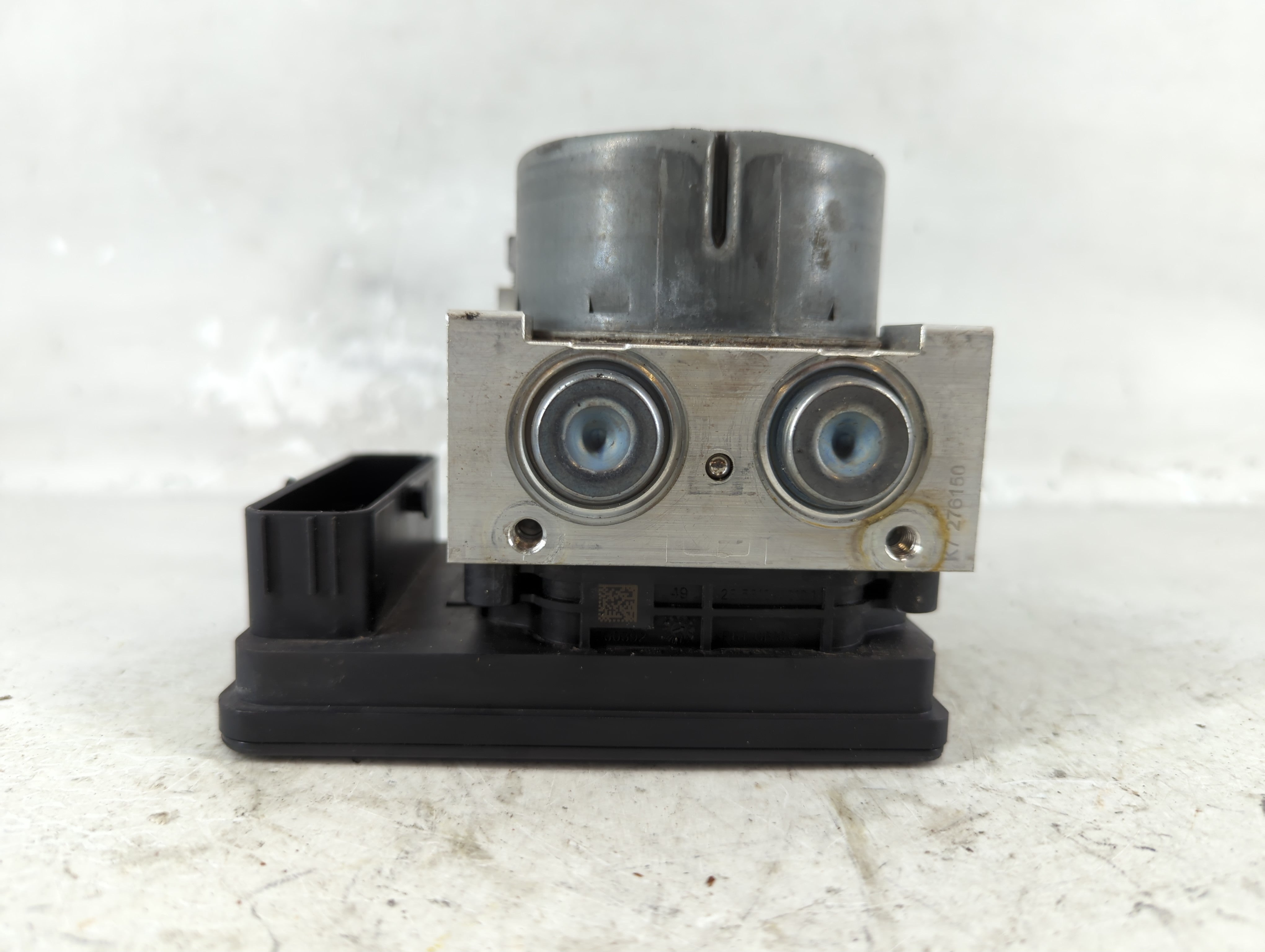 2018-2019 Chevrolet Equinox ABS Pump Control Module Replacement P/N:84560131 Fits Fits 2018 2019 2020 2021 OEM Used Auto Parts - Oemusedautoparts1.com