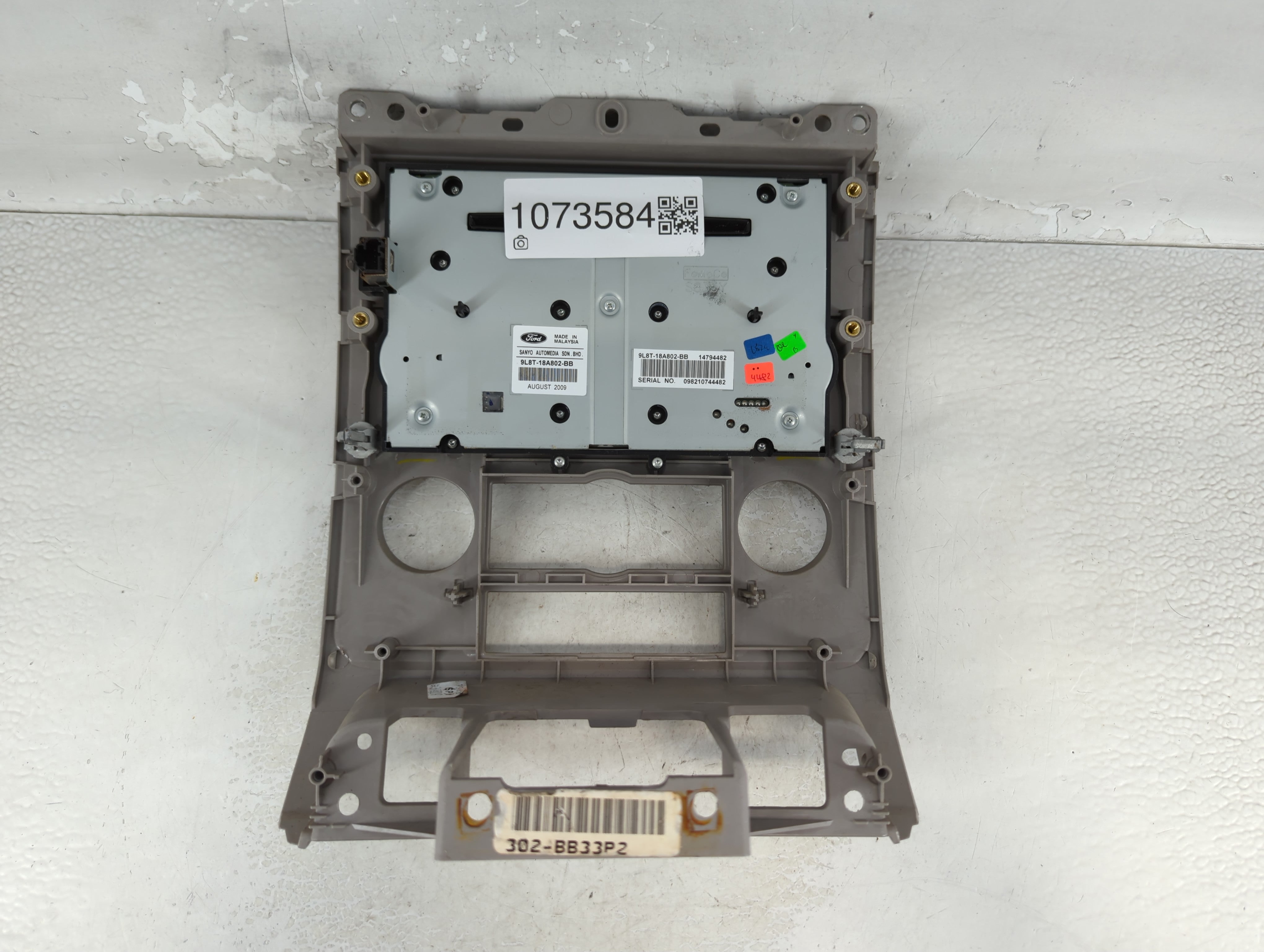 2011-2012 Ford Fusion Radio AM FM Cd Player Receiver Replacement P/N:9L8T-18A802-BB Fits Fits 2011 2012 OEM Used Auto Parts - Oemusedautoparts1.com