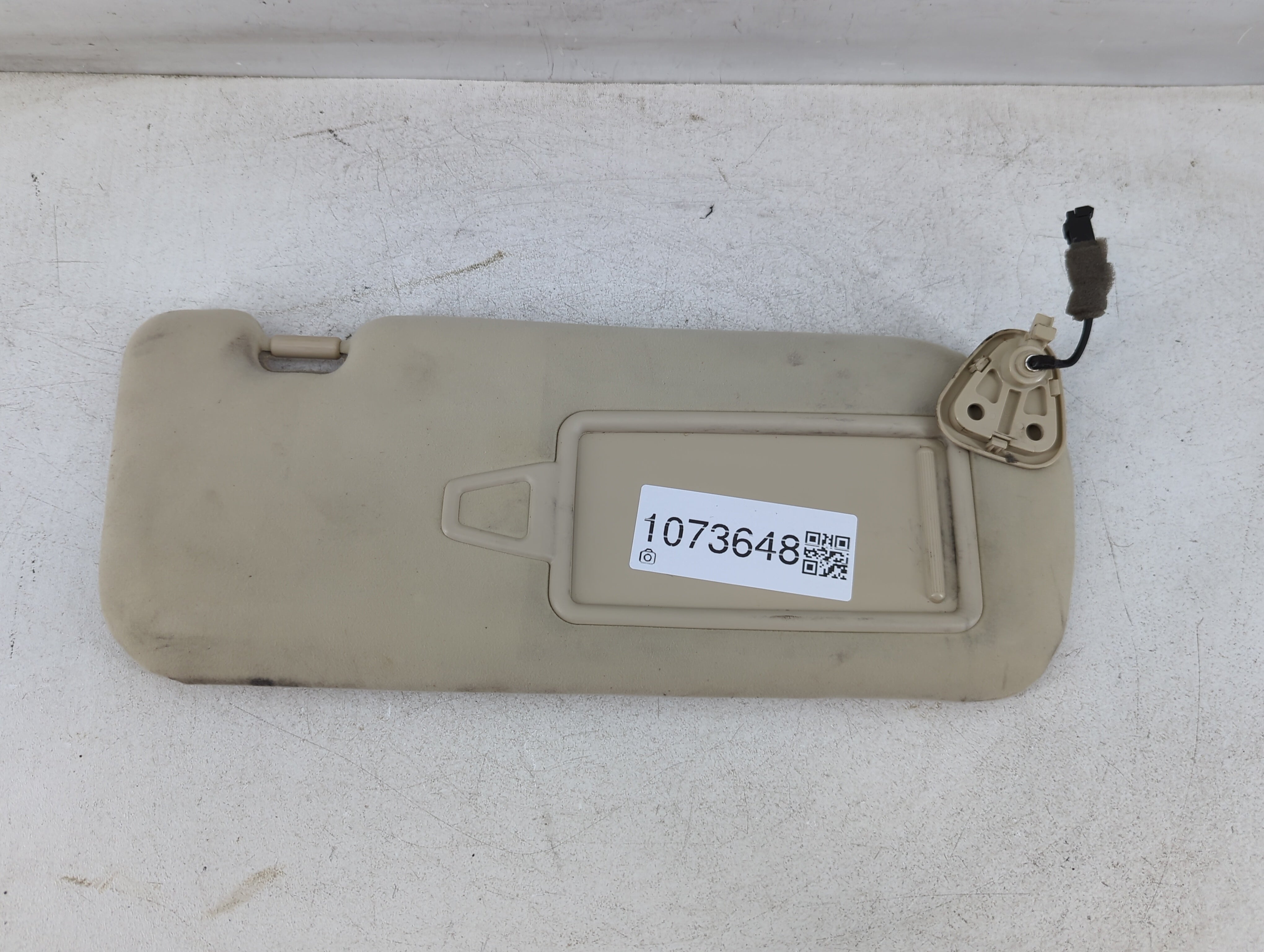 2014-2016 Kia Cadenza Sun Visor Shade Replacement Passenger Right Mirror Fits Fits 2014 2015 2016 OEM Used Auto Parts - Oemusedautoparts1.com