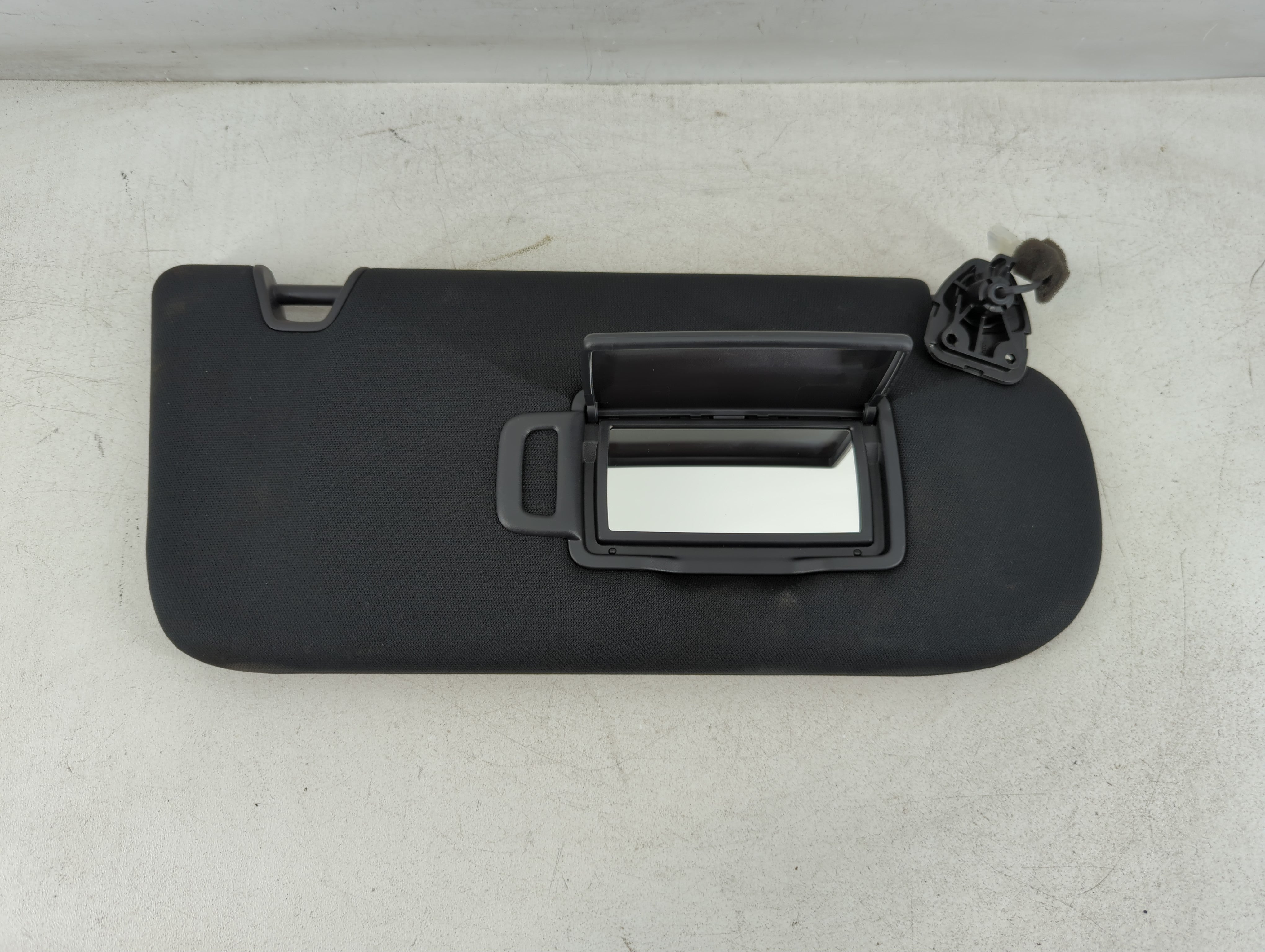 2022 Nissan Pathfinder Sun Visor Shade Replacement Passenger Right Mirror Fits OEM Used Auto Parts - Oemusedautoparts1.com