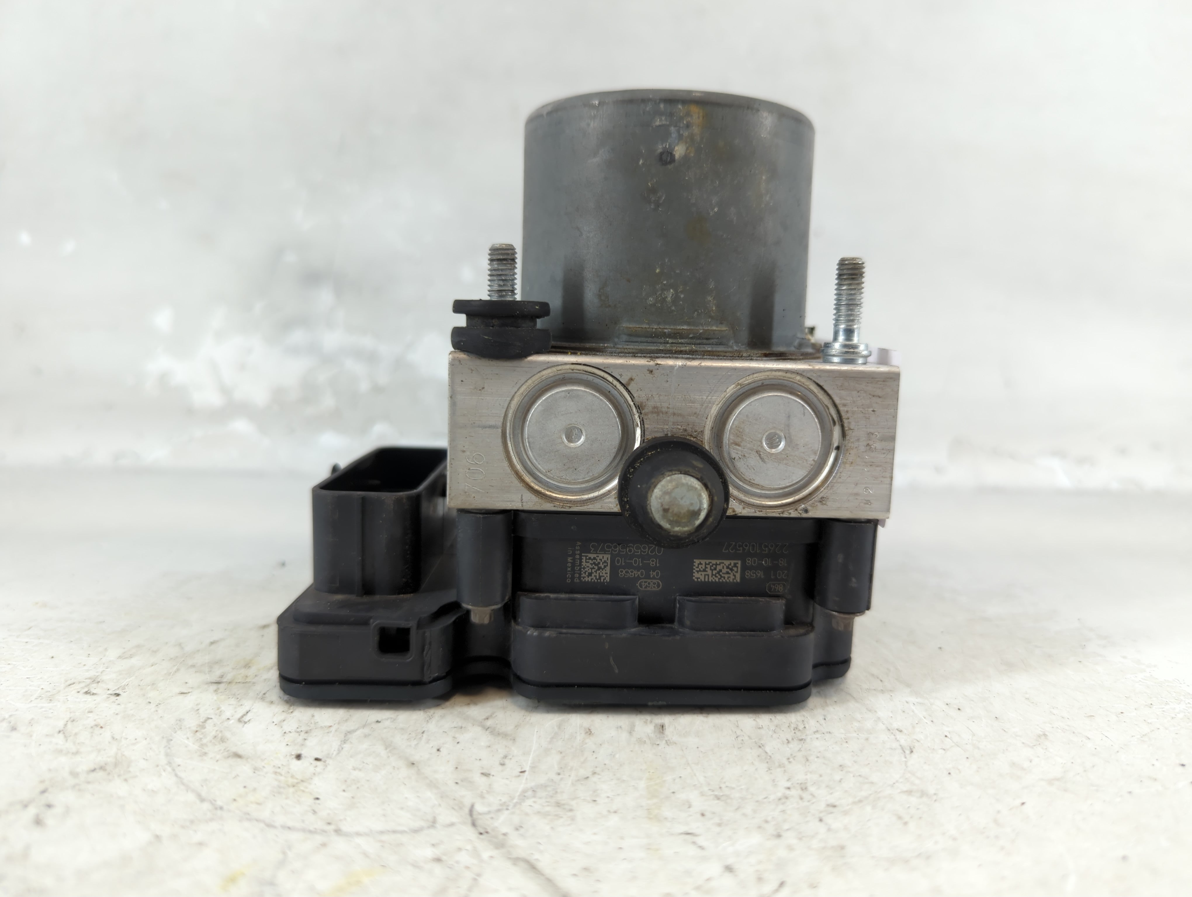2019-2021 Chevrolet Malibu ABS Pump Control Module Replacement P/N:84502888 Fits Fits 2019 2020 2021 OEM Used Auto Parts - Oemusedautoparts1.com