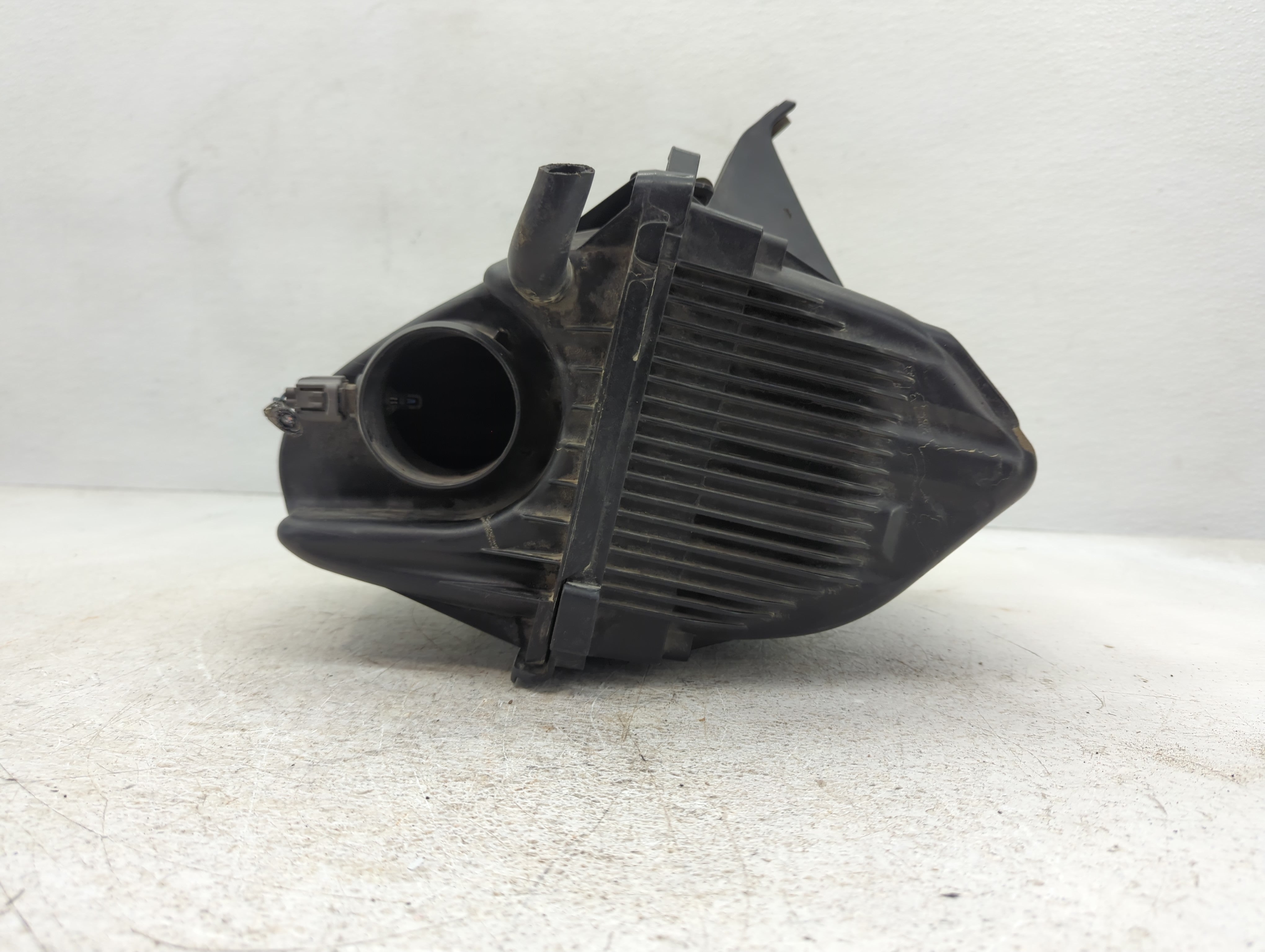 2011-2014 Chrysler 200 Air Cleaner Intake-duct Hose Tube - Oemusedautoparts1.com