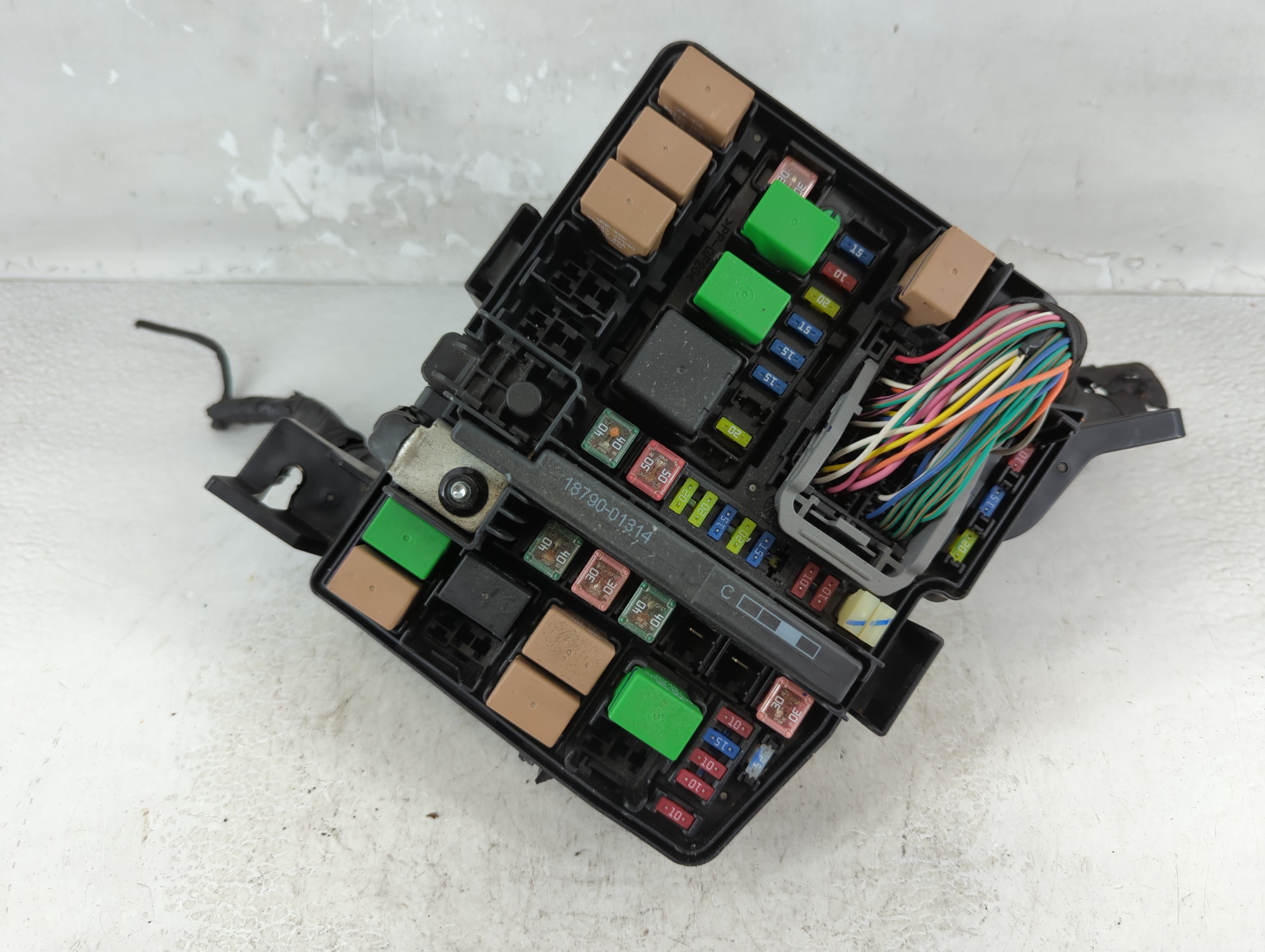 2011-2014 Hyundai Sonata Fusebox Fuse Box Panel Relay Module P/N:91950-3S740 VS912003Q174YA Fits Fits 2011 2012 2013 2014 OEM Used Auto Parts - Oemusedautoparts1.com