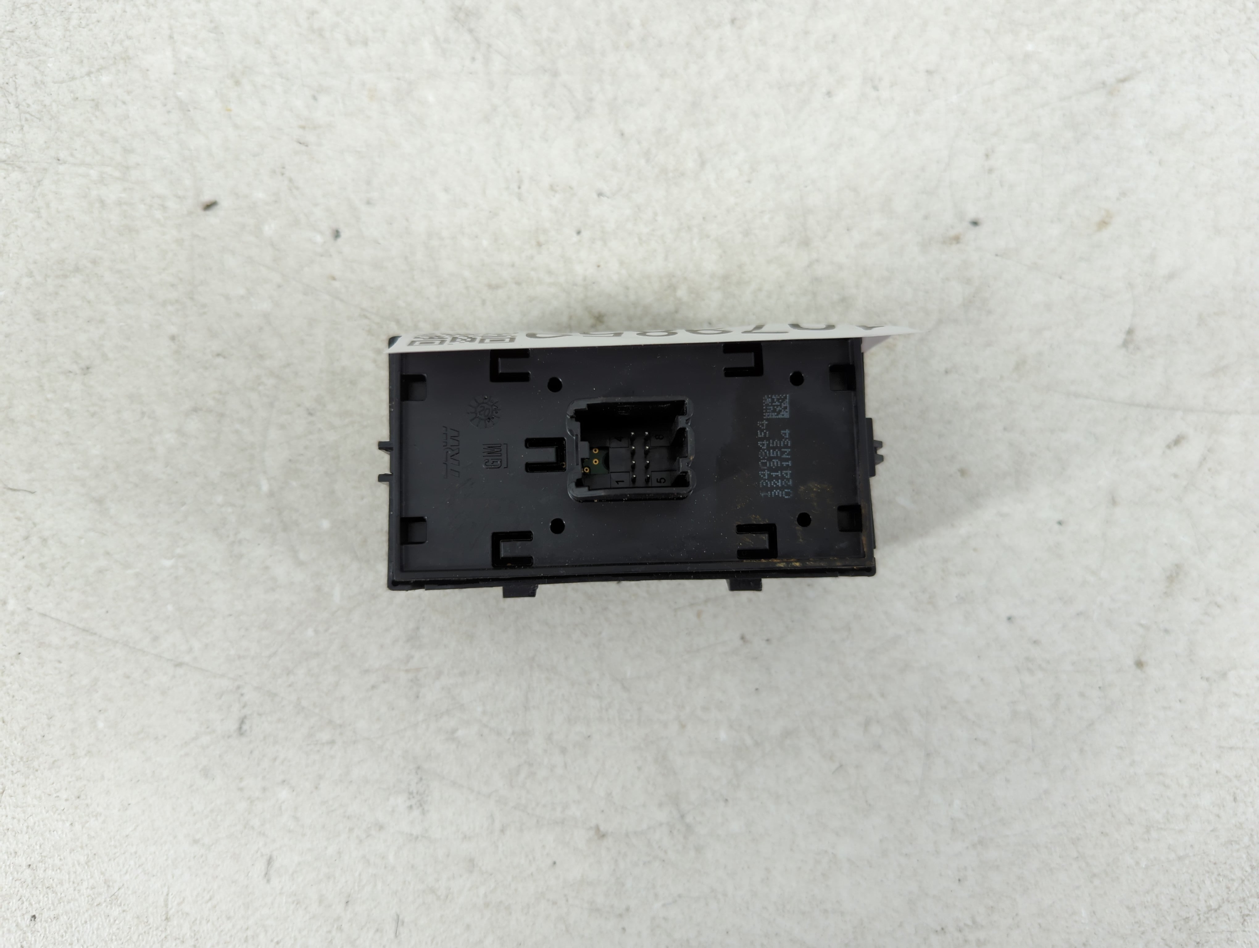 2017-2021 Chevrolet Trax Master Power Window Switch Replacement Driver Side Left P/N:13403454 Fits Fits 2017 2018 2019 2020 2021 OEM Used Auto Parts - Oemusedautoparts1.com