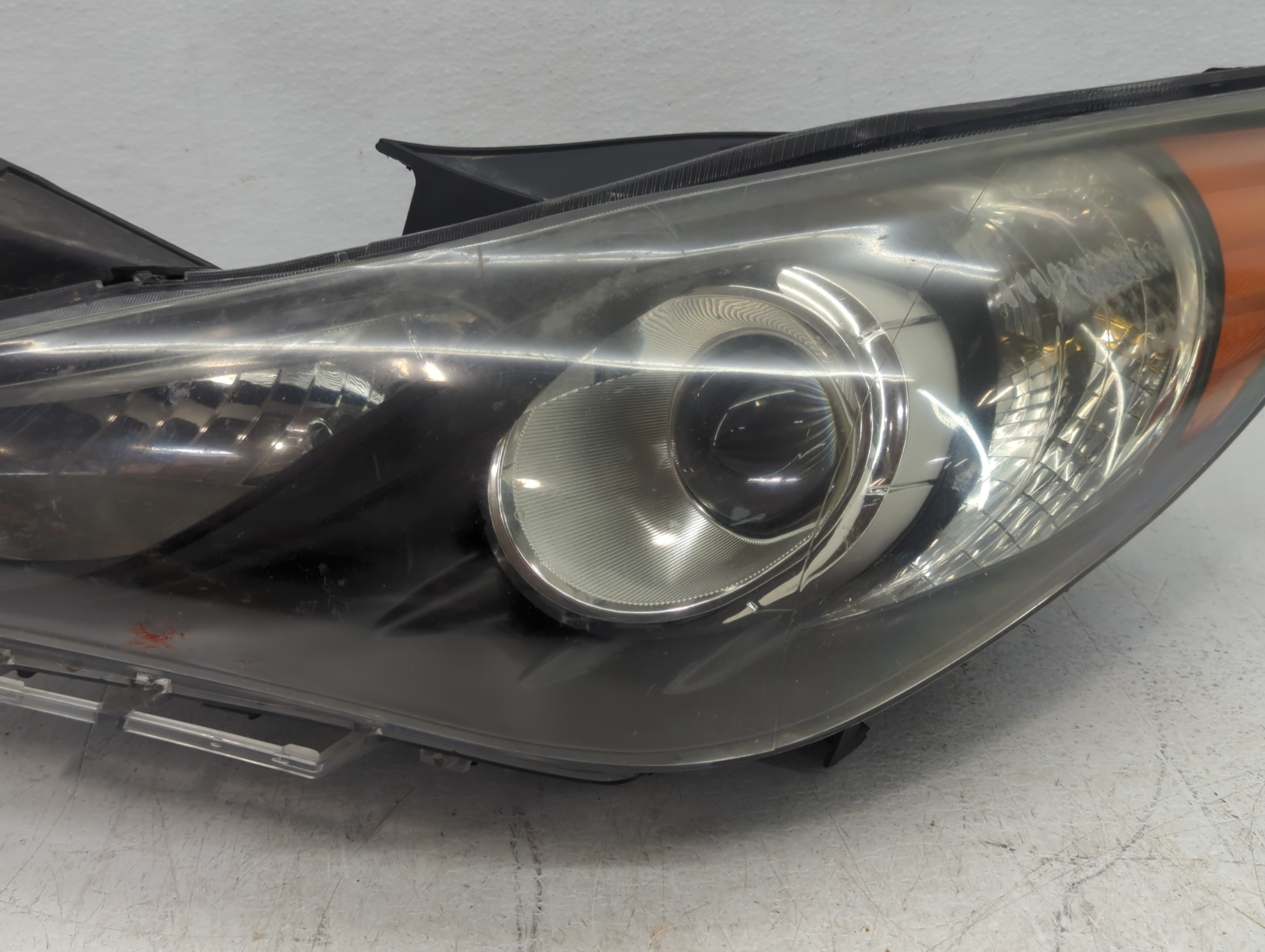 2011-2014 Hyundai Sonata Driver Left Oem Head Light Headlight Lamp - Oemusedautoparts1.com
