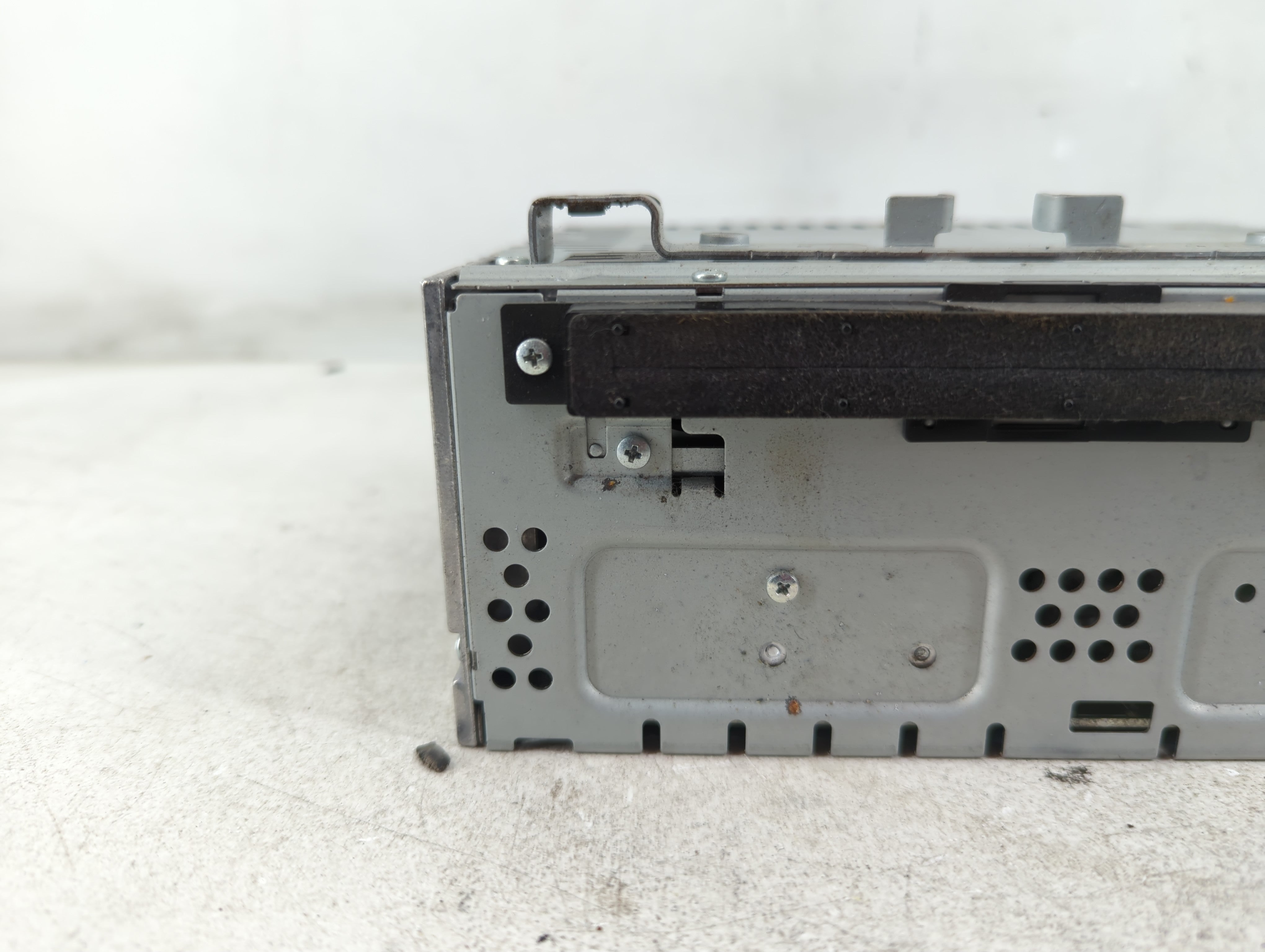 2013-2015 Ford Escape Radio AM FM Cd Player Receiver Replacement Fits Fits 2013 2014 2015 OEM Used Auto Parts - Oemusedautoparts1.com