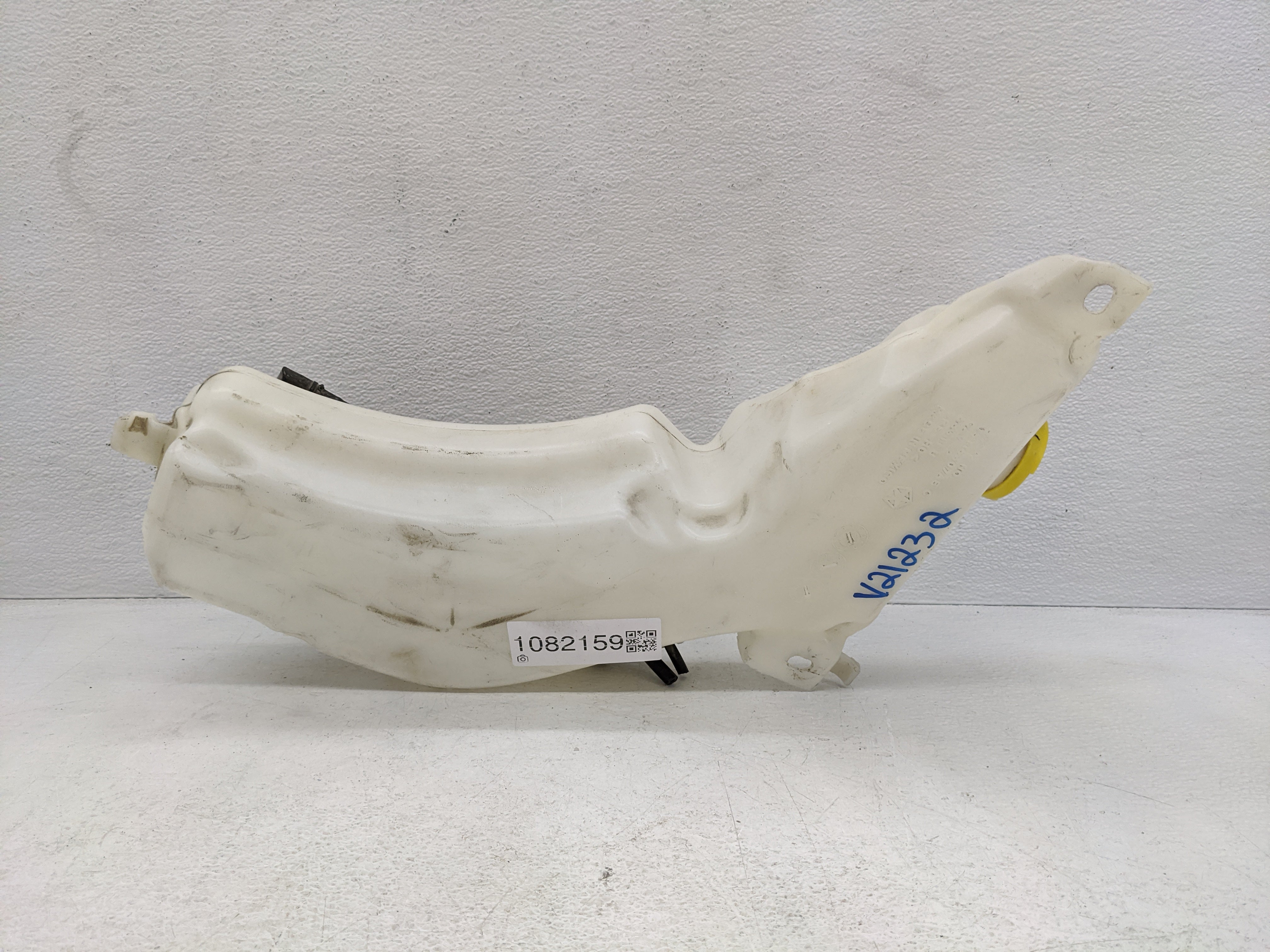 2015 Dodge Journey Windshield Washer Fluid Reservoir Bottle Oem - Oemusedautoparts1.com
