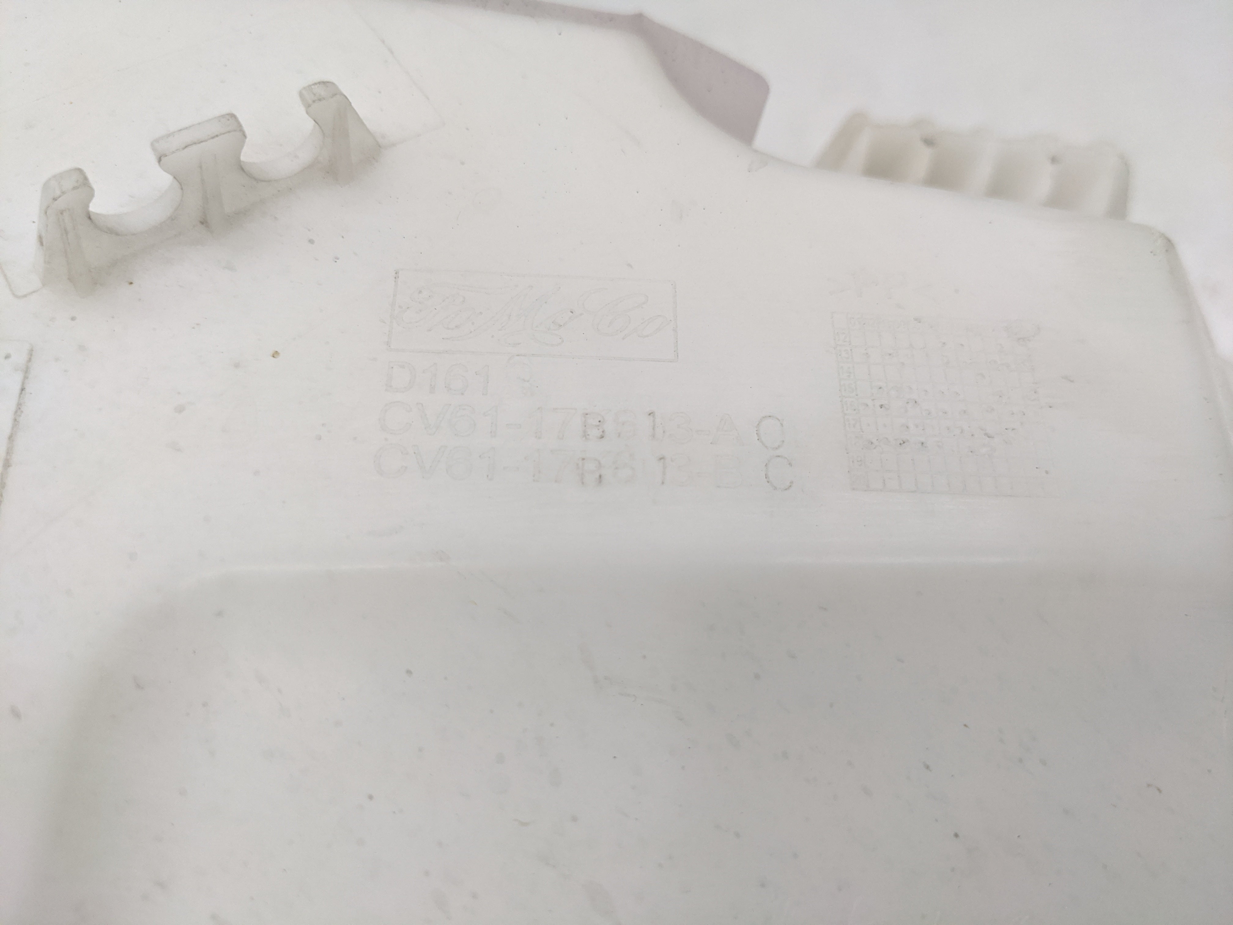 2012-2018 Ford Focus Windshield Washer Fluid Reservoir Bottle Oem - Oemusedautoparts1.com