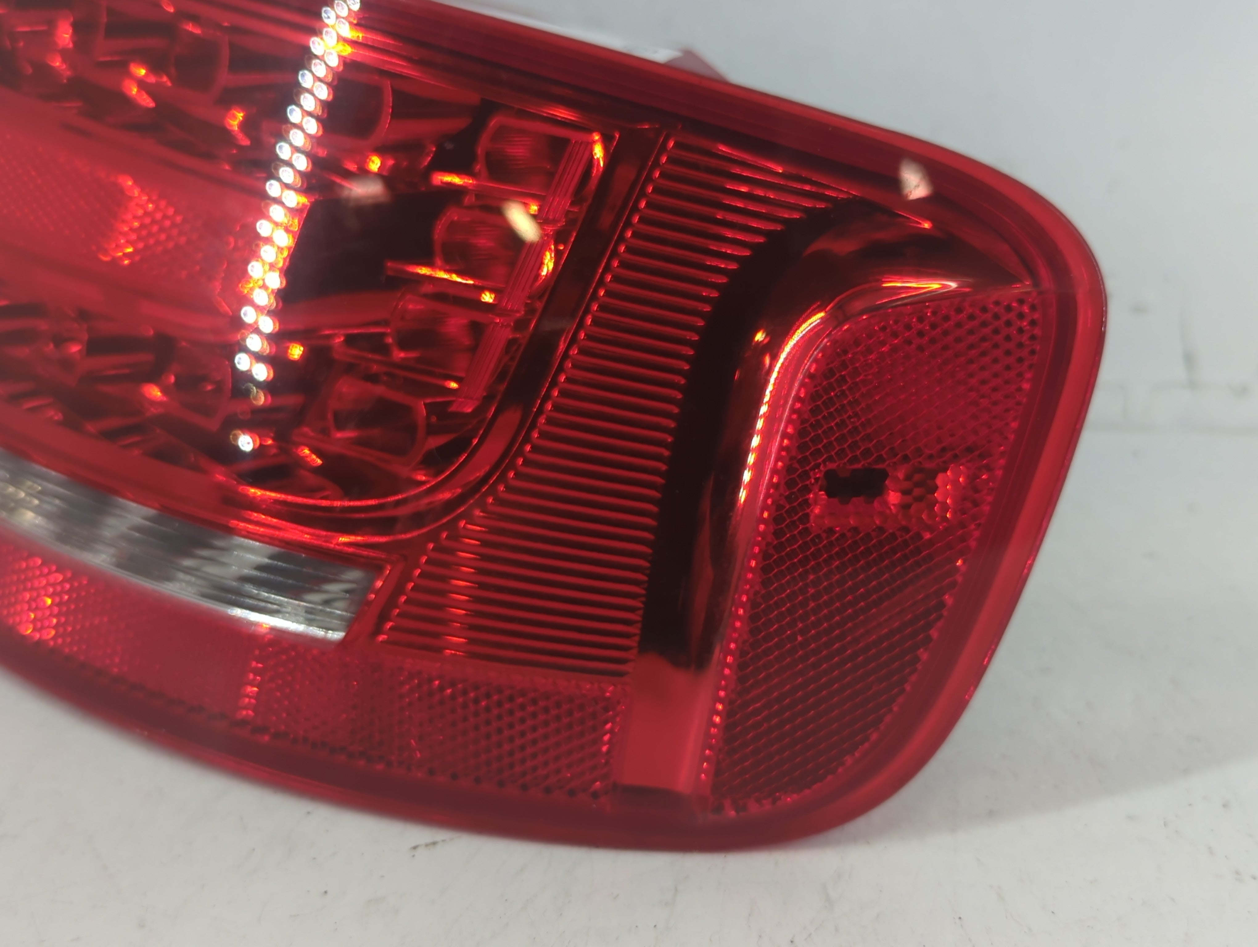 2010-2012 Audi A4 Tail Light Assembly Passenger Right OEM P/N:010085080118 Fits Fits 2010 2011 2012 OEM Used Auto Parts - Oemusedautoparts1.com
