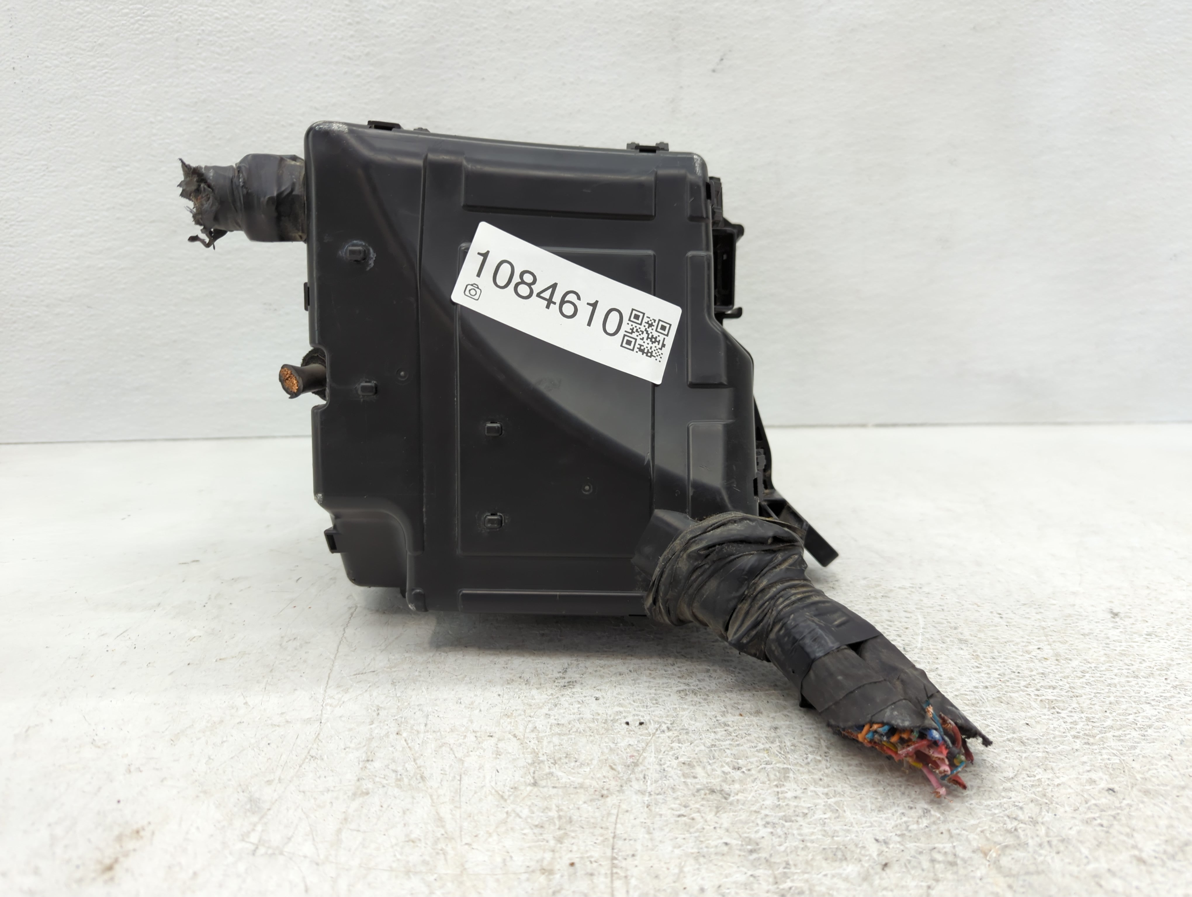 2016-2018 Kia Sorento Fusebox Fuse Box Panel Relay Module P/N:9 120 1C60 Fits Fits 2016 2017 2018 OEM Used Auto Parts - Oemusedautoparts1.com