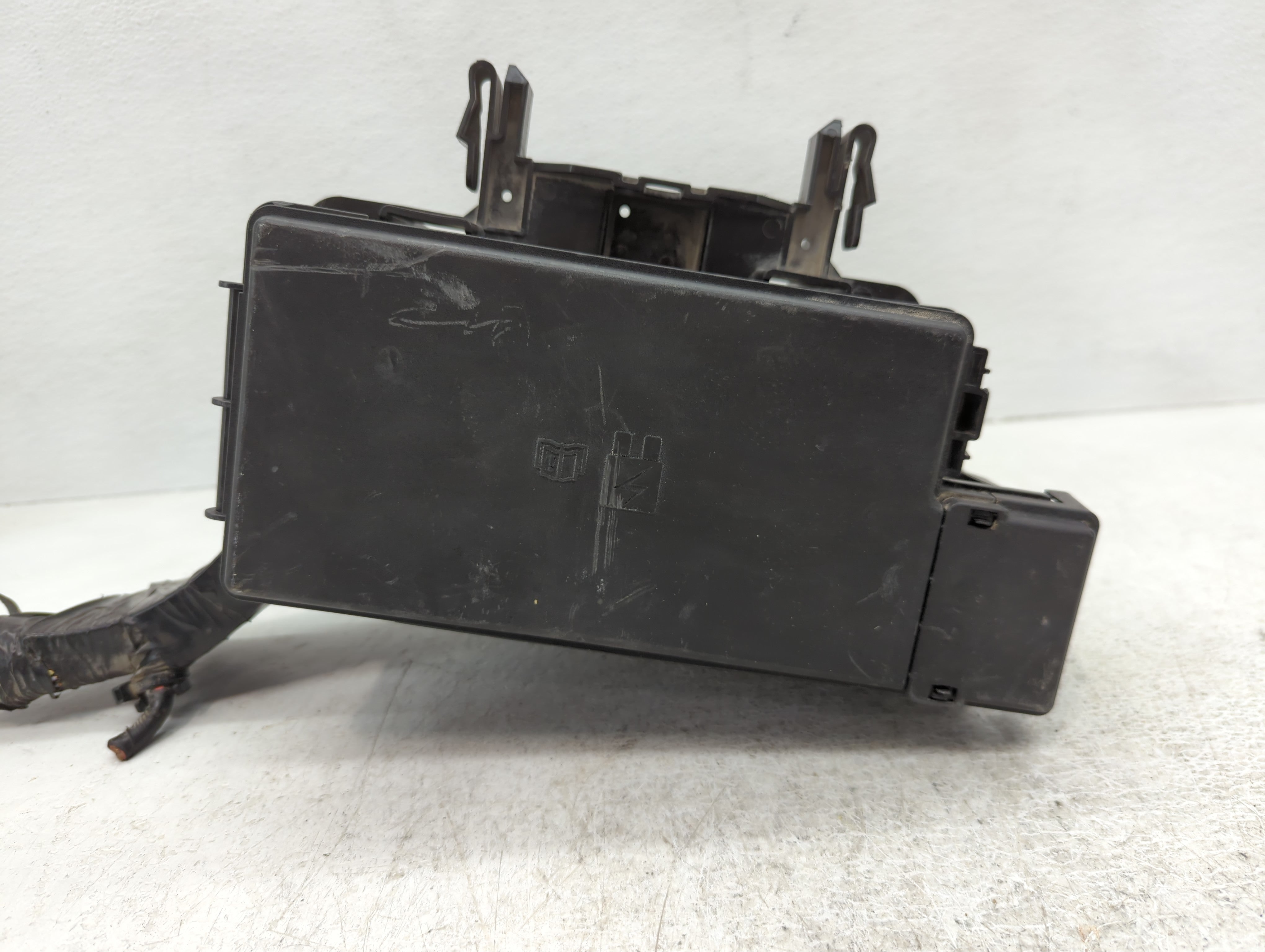 2017 Ford Explorer Fusebox Fuse Box Panel Relay Module P/N:FU5T-14A003-GB Fits OEM Used Auto Parts - Oemusedautoparts1.com