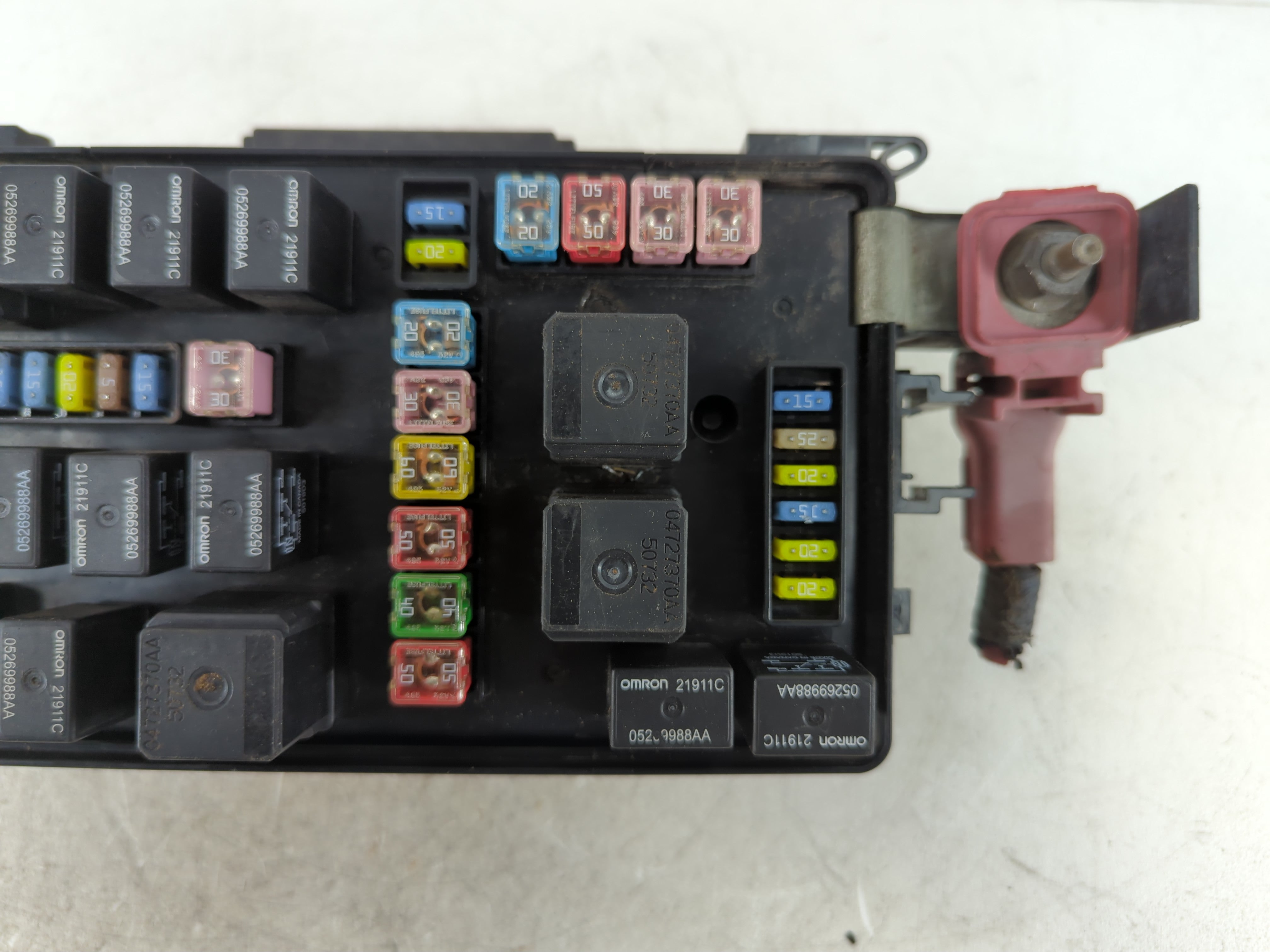 2005 Chrysler 300 Fusebox Fuse Box Panel Relay Module P/N:P04692027AD Fits OEM Used Auto Parts - Oemusedautoparts1.com