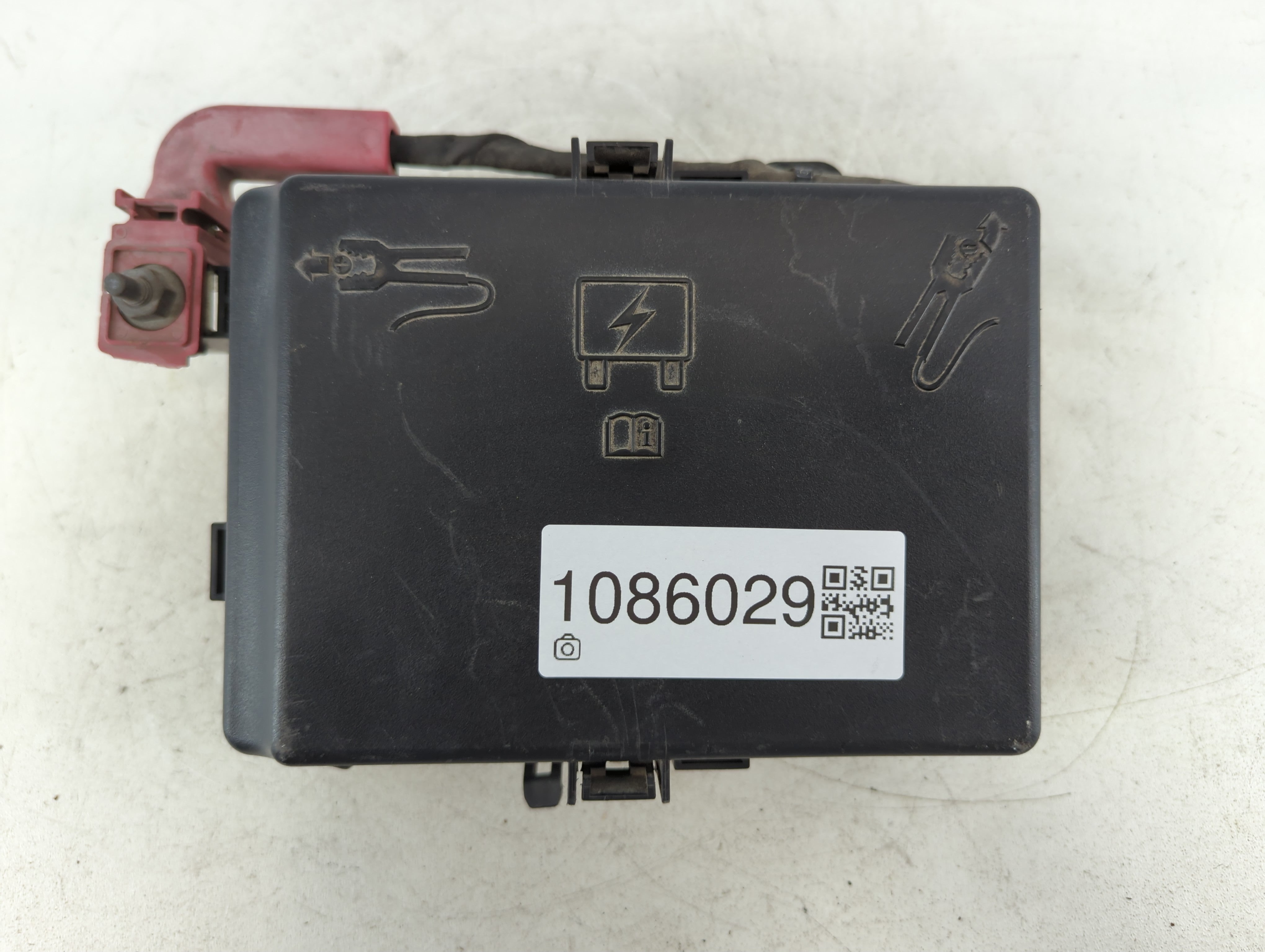2015 Chrysler 300 Fusebox Fuse Box Panel Relay Module P/N:P68213778AC Fits OEM Used Auto Parts - Oemusedautoparts1.com