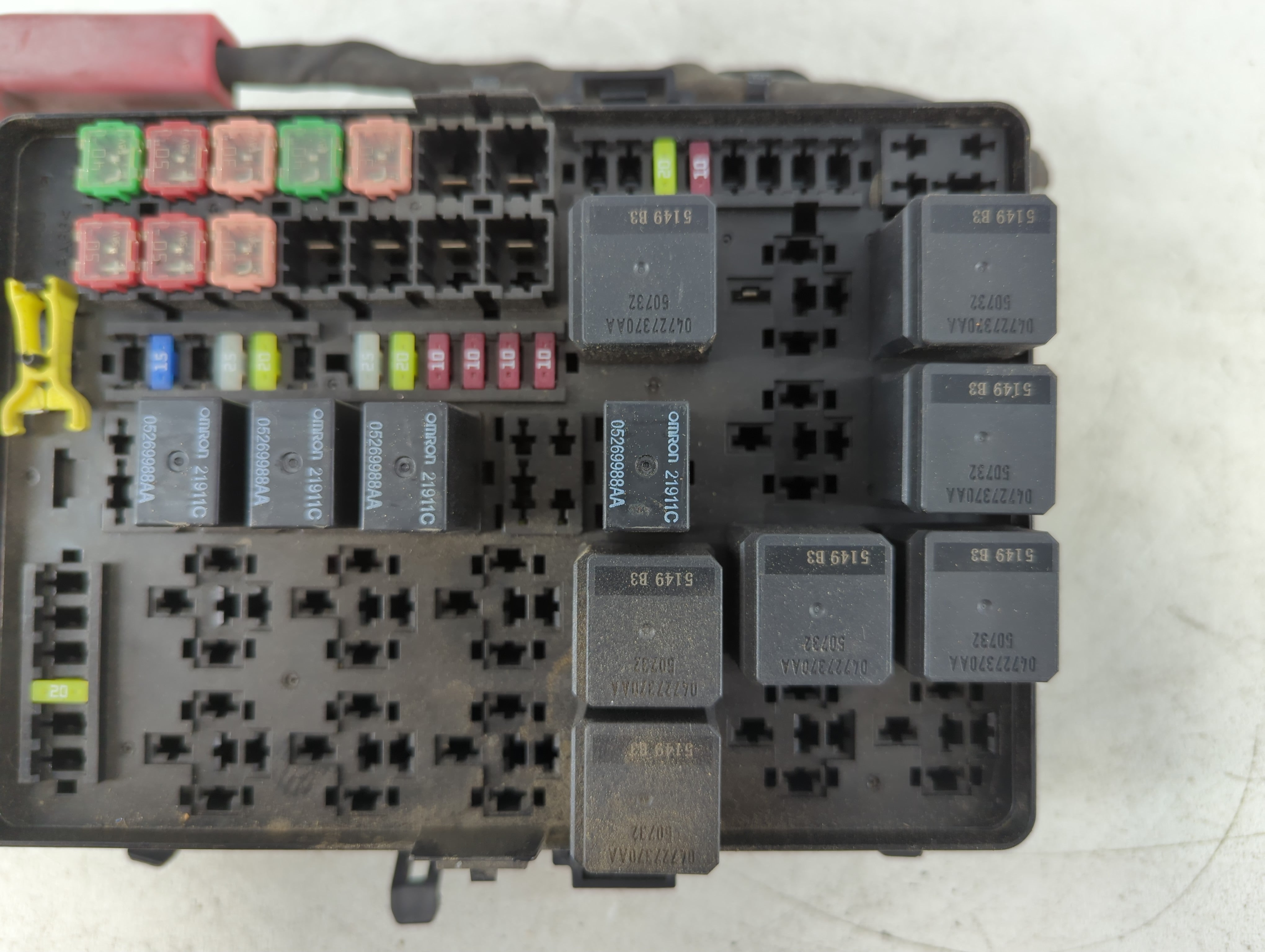 2015 Chrysler 300 Fusebox Fuse Box Panel Relay Module P/N:P68213778AC Fits OEM Used Auto Parts - Oemusedautoparts1.com