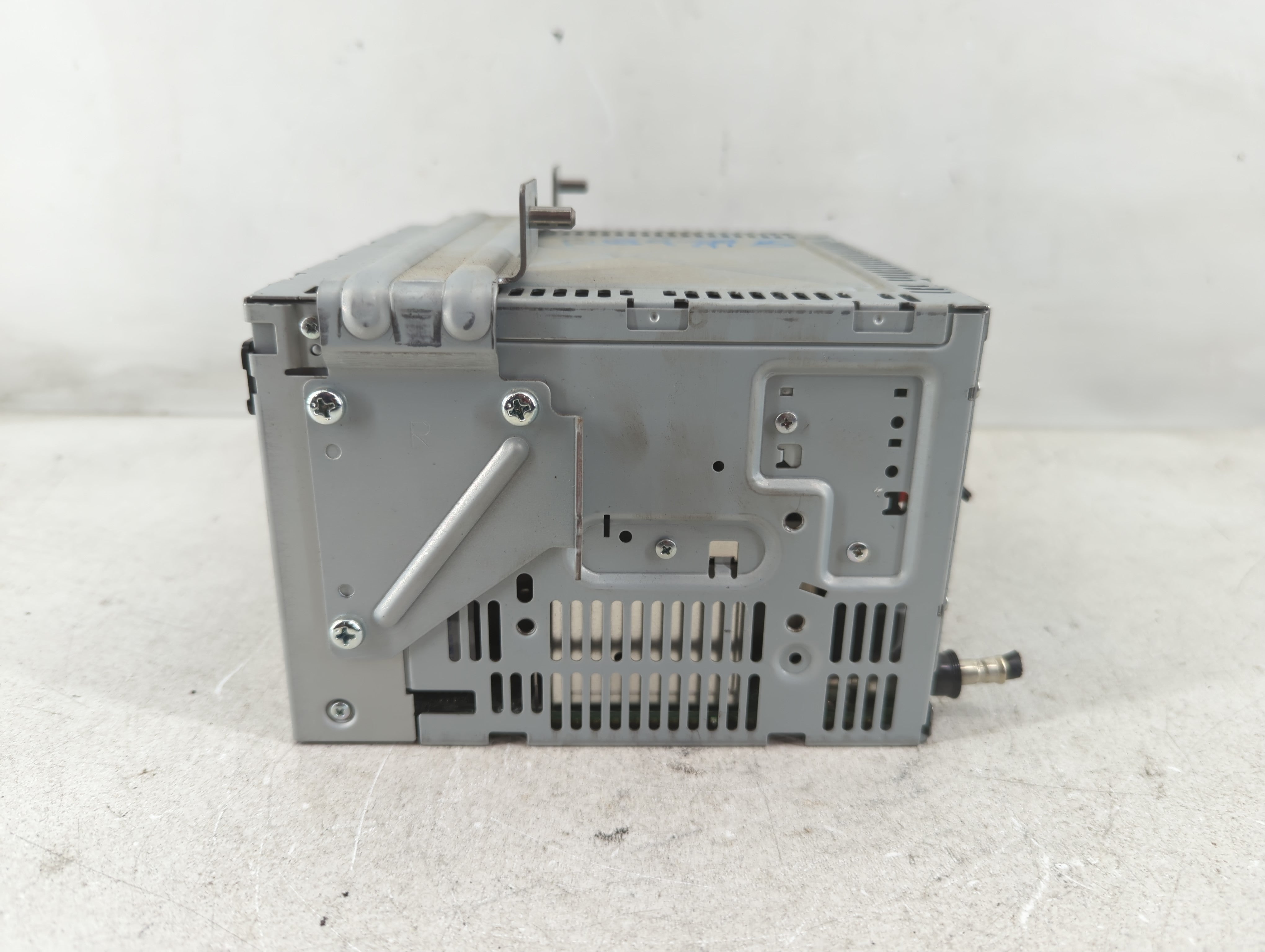 2011-2012 Ford Flex Radio AM FM Cd Player Receiver Replacement P/N:CA8T-19C157-AA Fits Fits 2011 2012 OEM Used Auto Parts - Oemusedautoparts1.com