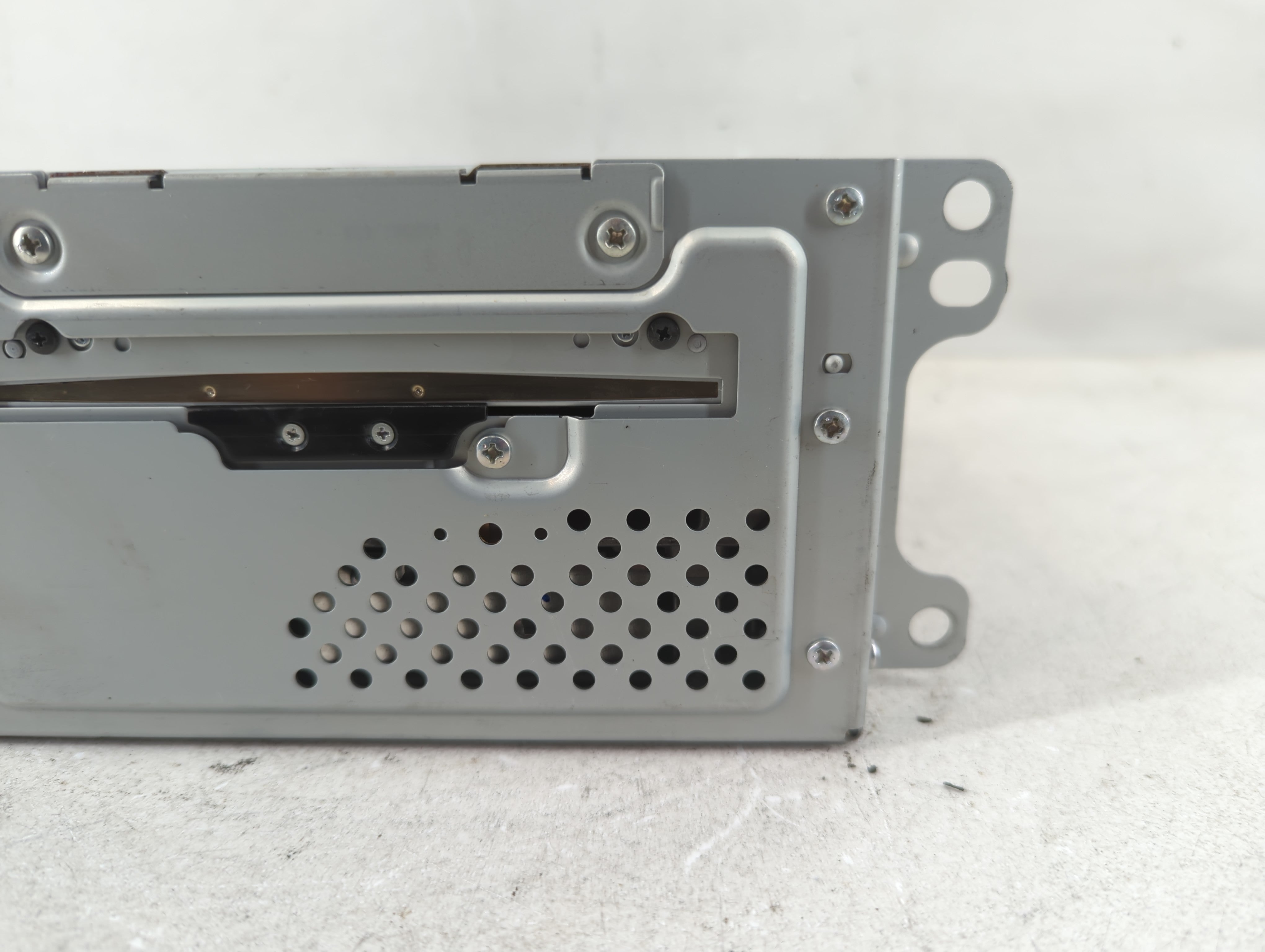 2011 Chevrolet Volt Radio AM FM Cd Player Receiver Replacement P/N:22783165 22850070 Fits OEM Used Auto Parts - Oemusedautoparts1.com