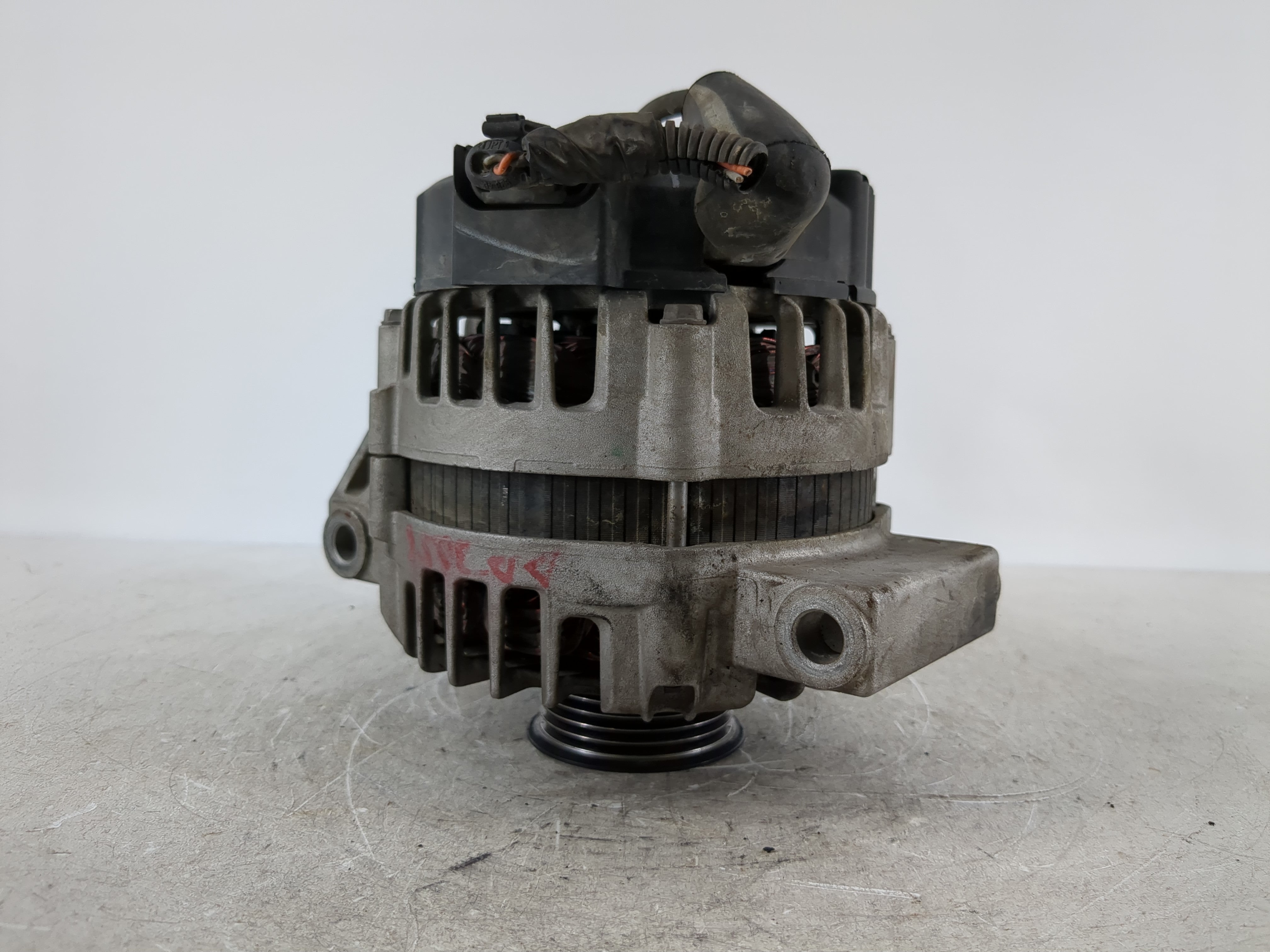 2008-2010 Chevrolet Cobalt Alternator Replacement Generator Charging Assembly Engine OEM P/N:15828450 Fits OEM Used Auto Parts - Oemusedautoparts1.com