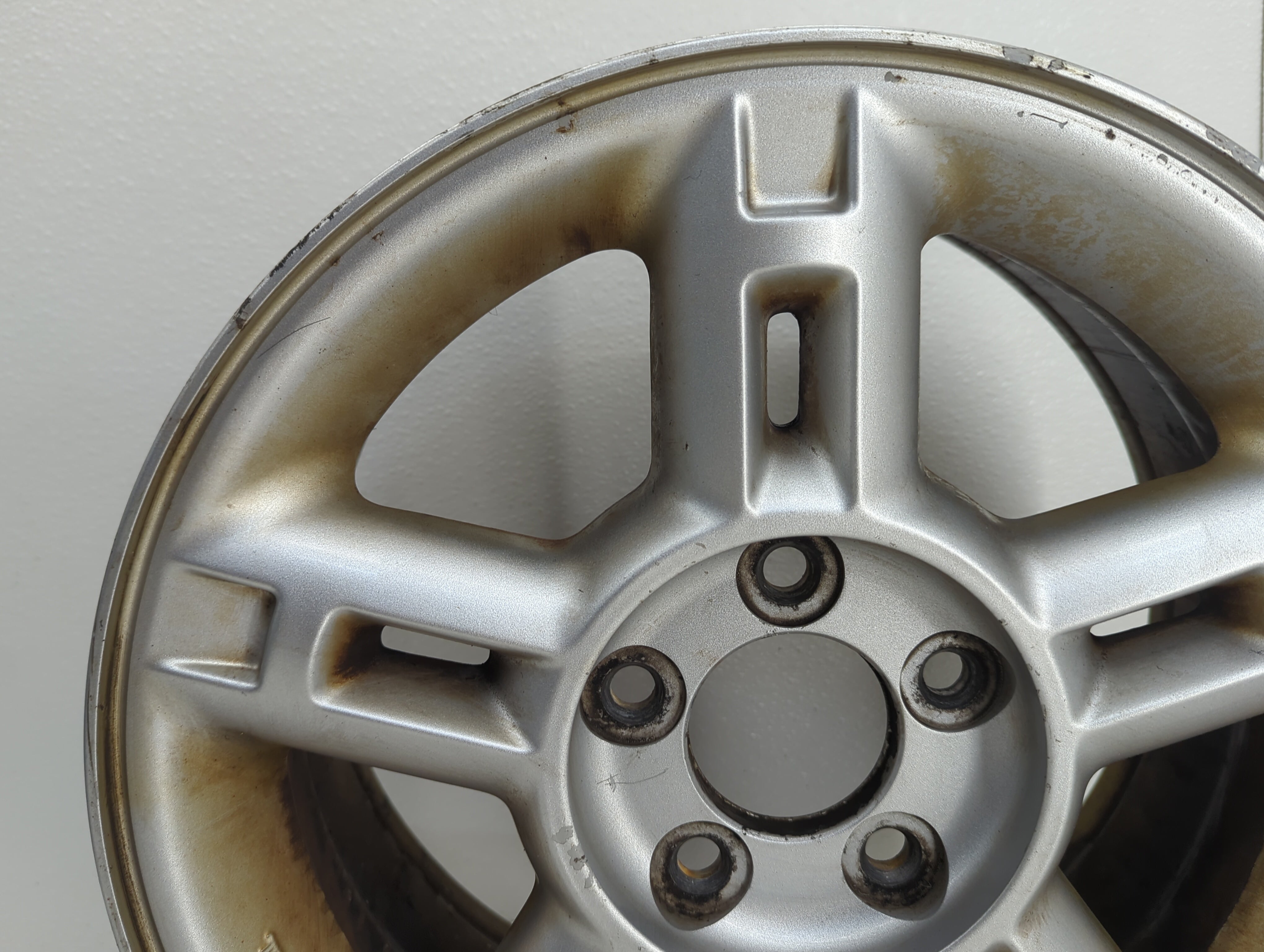 2004-2005 Ford Explorer Wheel Rim Oem - Oemusedautoparts1.com