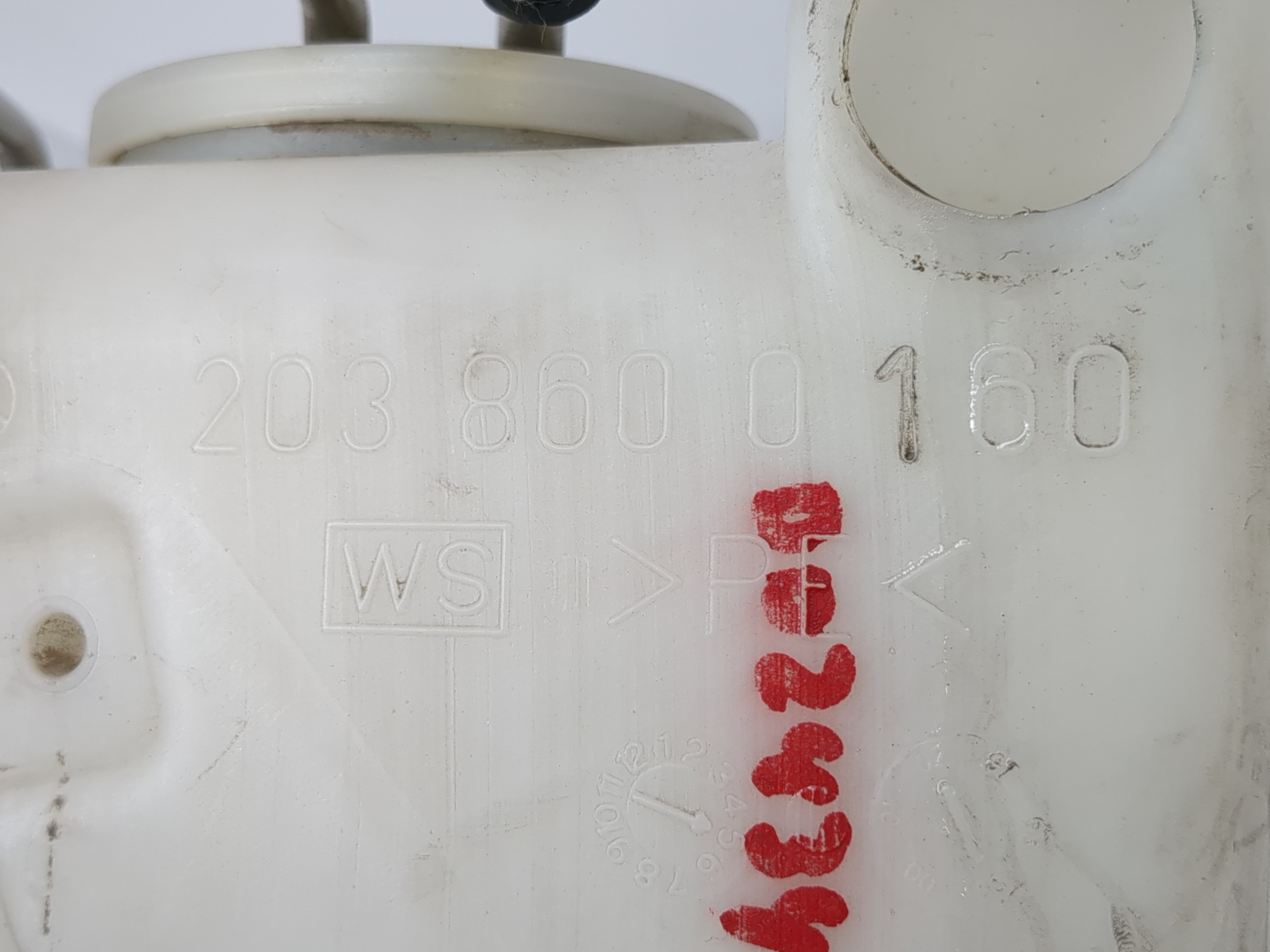2001 Mercedes-benz C240 Windshield Washer Fluid Reservoir Bottle Oem - Oemusedautoparts1.com