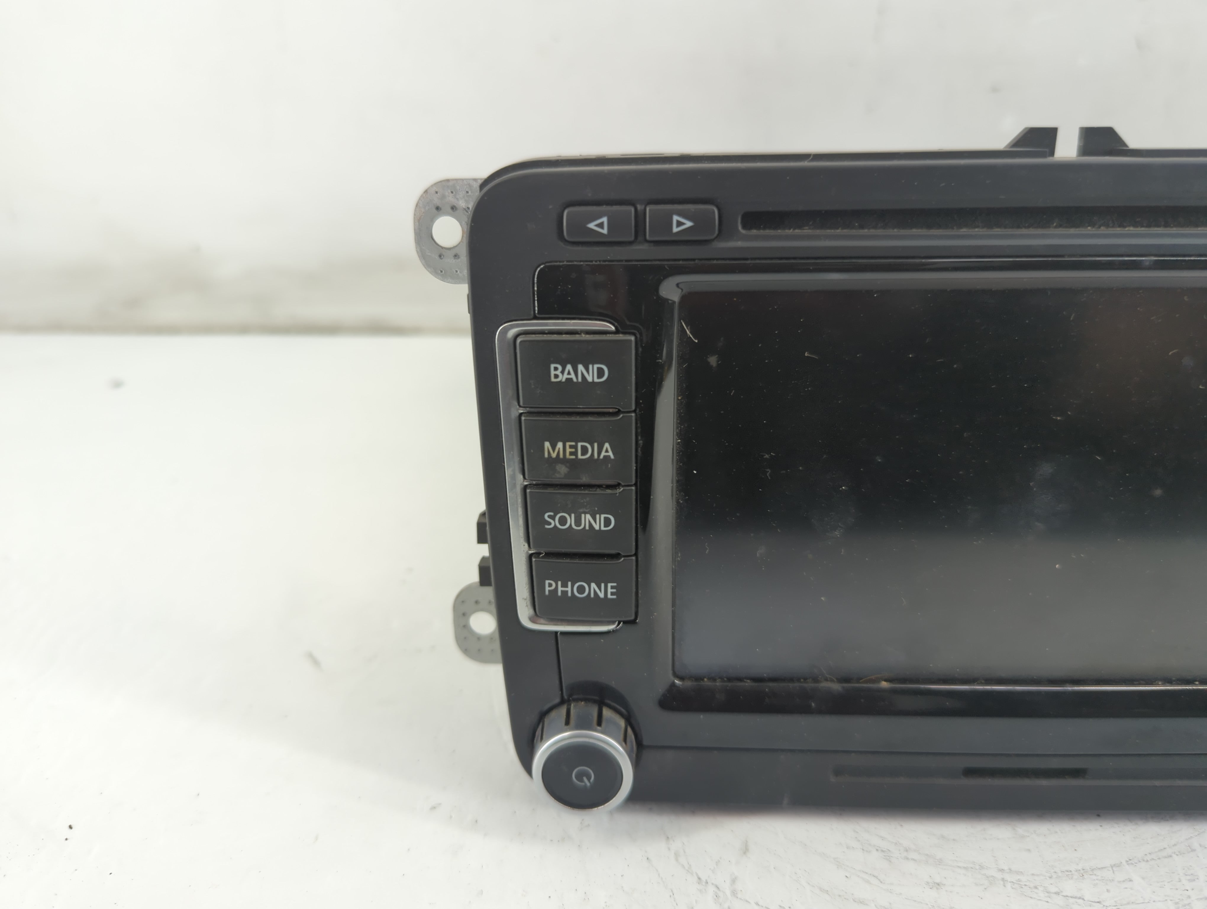 2012-2015 Volkswagen Passat Radio AM FM Cd Player Receiver Replacement P/N:3C0 035 684 G Fits OEM Used Auto Parts - Oemusedautoparts1.com