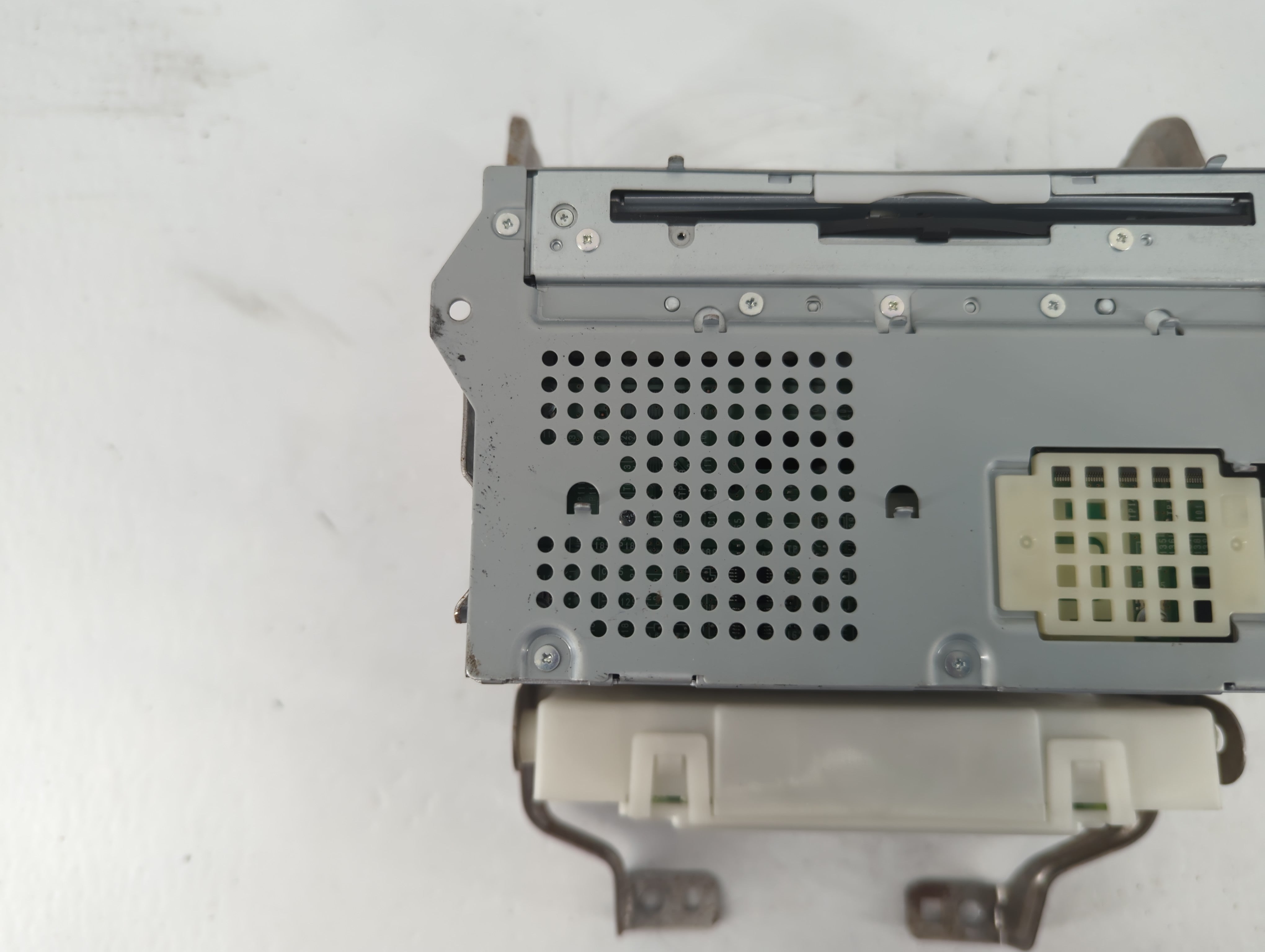 2013-2014 Nissan Pathfinder Radio AM FM Cd Player Receiver Replacement P/N:25915 3KF0B Fits Fits 2013 2014 OEM Used Auto Parts - Oemusedautoparts1.com