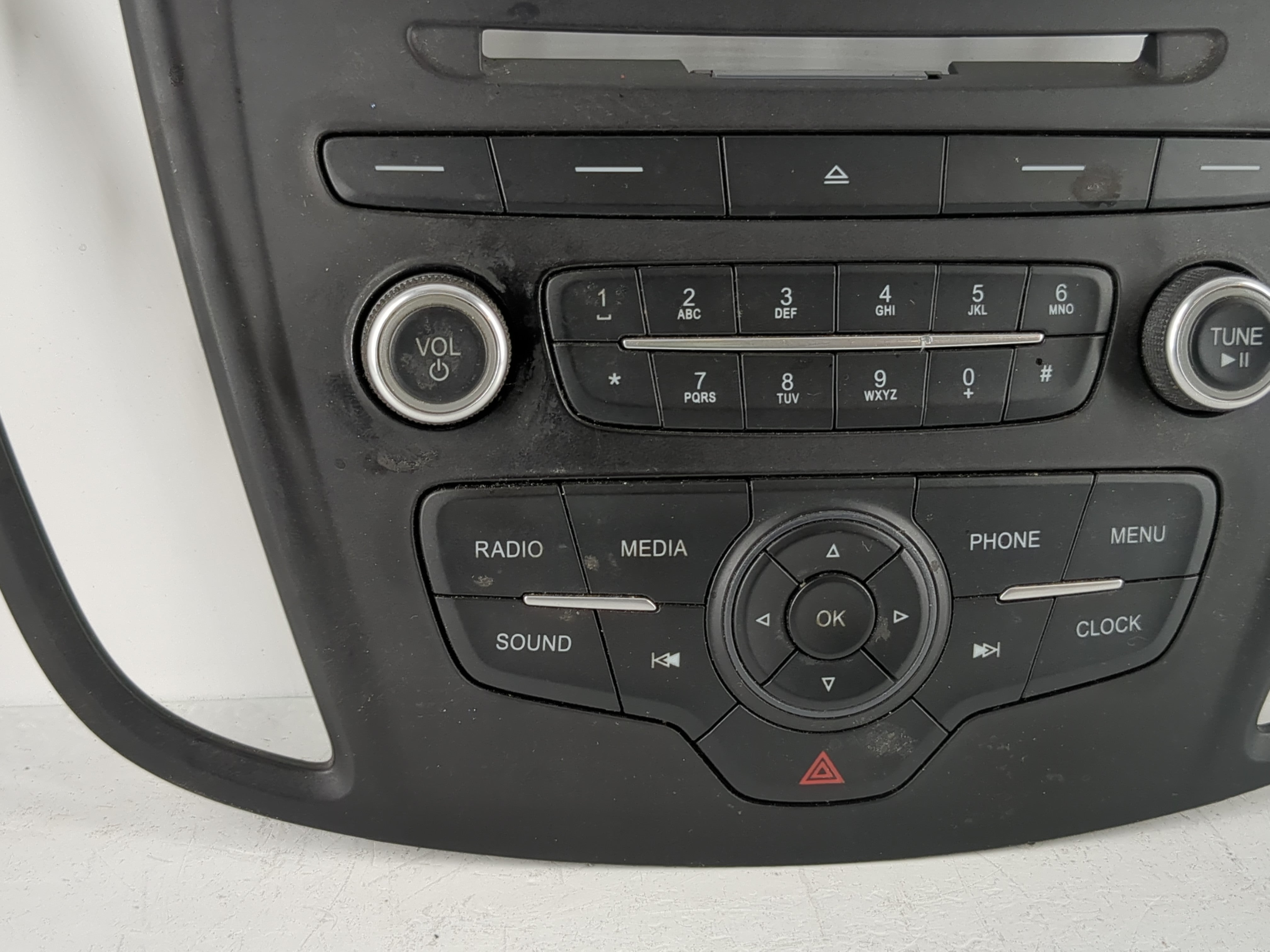 2017-2019 Ford Escape Radio AM FM Cd Player Receiver Replacement P/N:F1ET 18K811 LD Fits Fits 2015 2016 2017 2018 2019 OEM Used Auto Parts - Oemusedautoparts1.com