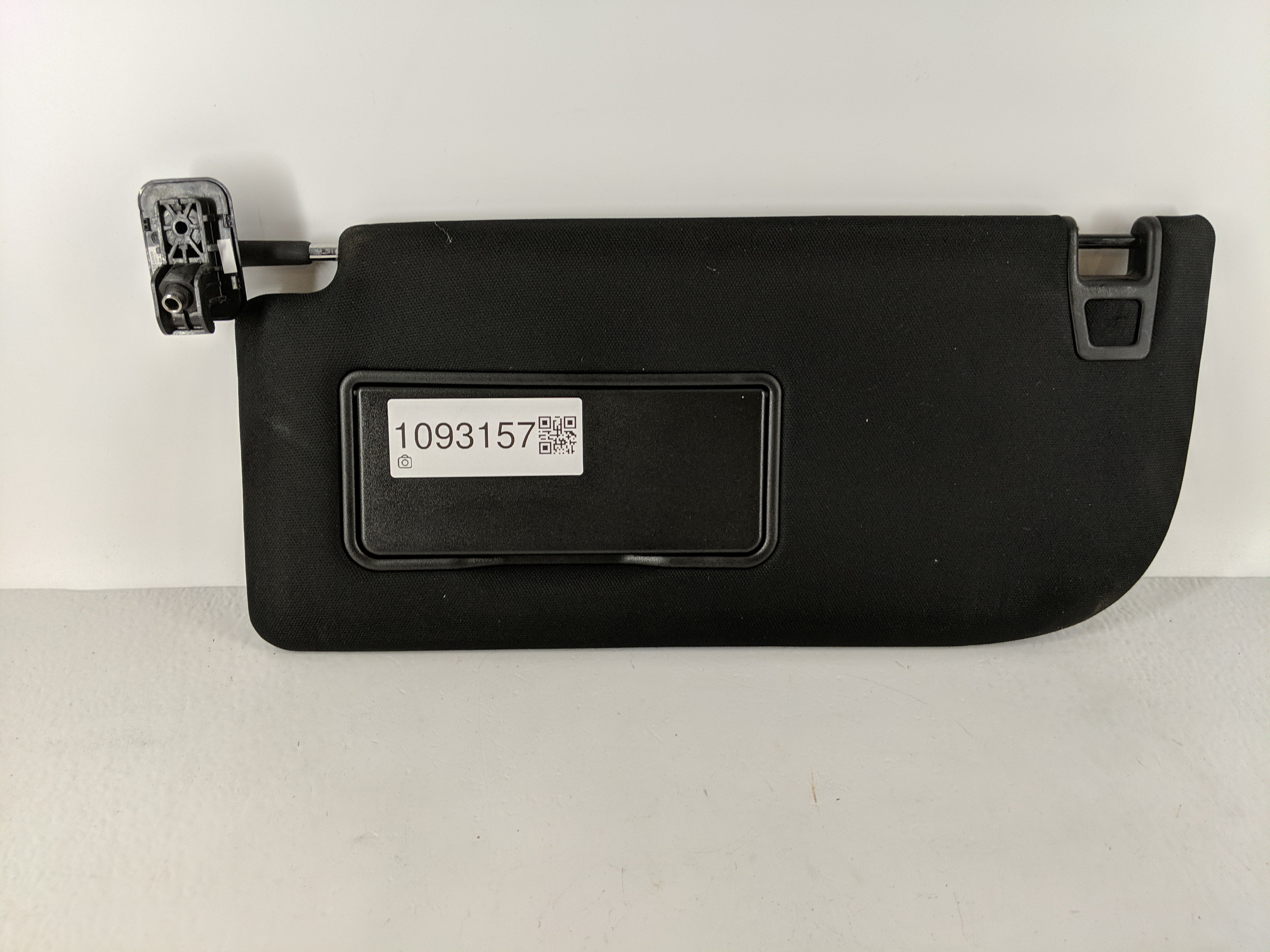 2018-2020 Ford F-150 Sun Visor Shade Replacement Passenger Right Mirror Fits Fits 2018 2019 2020 OEM Used Auto Parts - Oemusedautoparts1.com