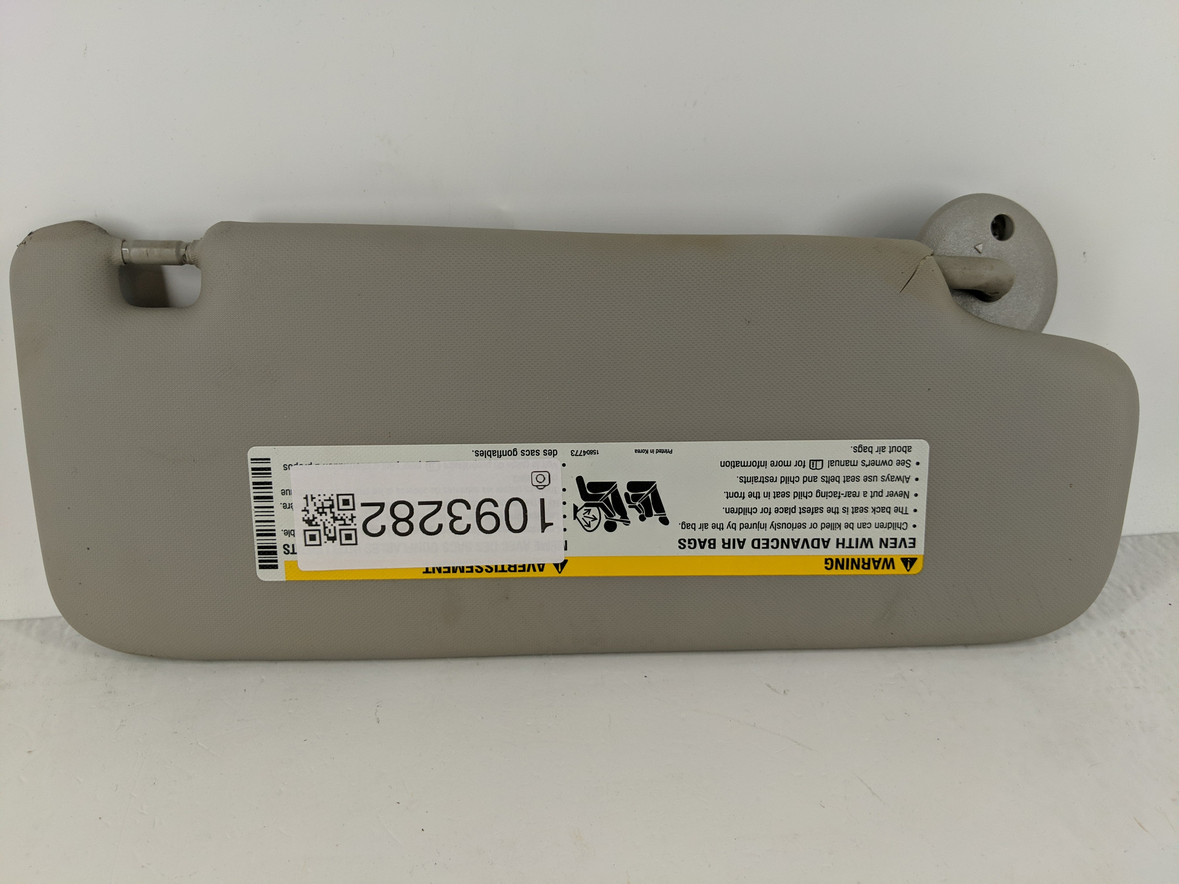 2012-2017 Buick Verano Sun Visor Shade Replacement Passenger Right Mirror Fits Fits 2012 2013 2014 2015 2016 2017 OEM Used Auto Parts - Oemusedautoparts1.com