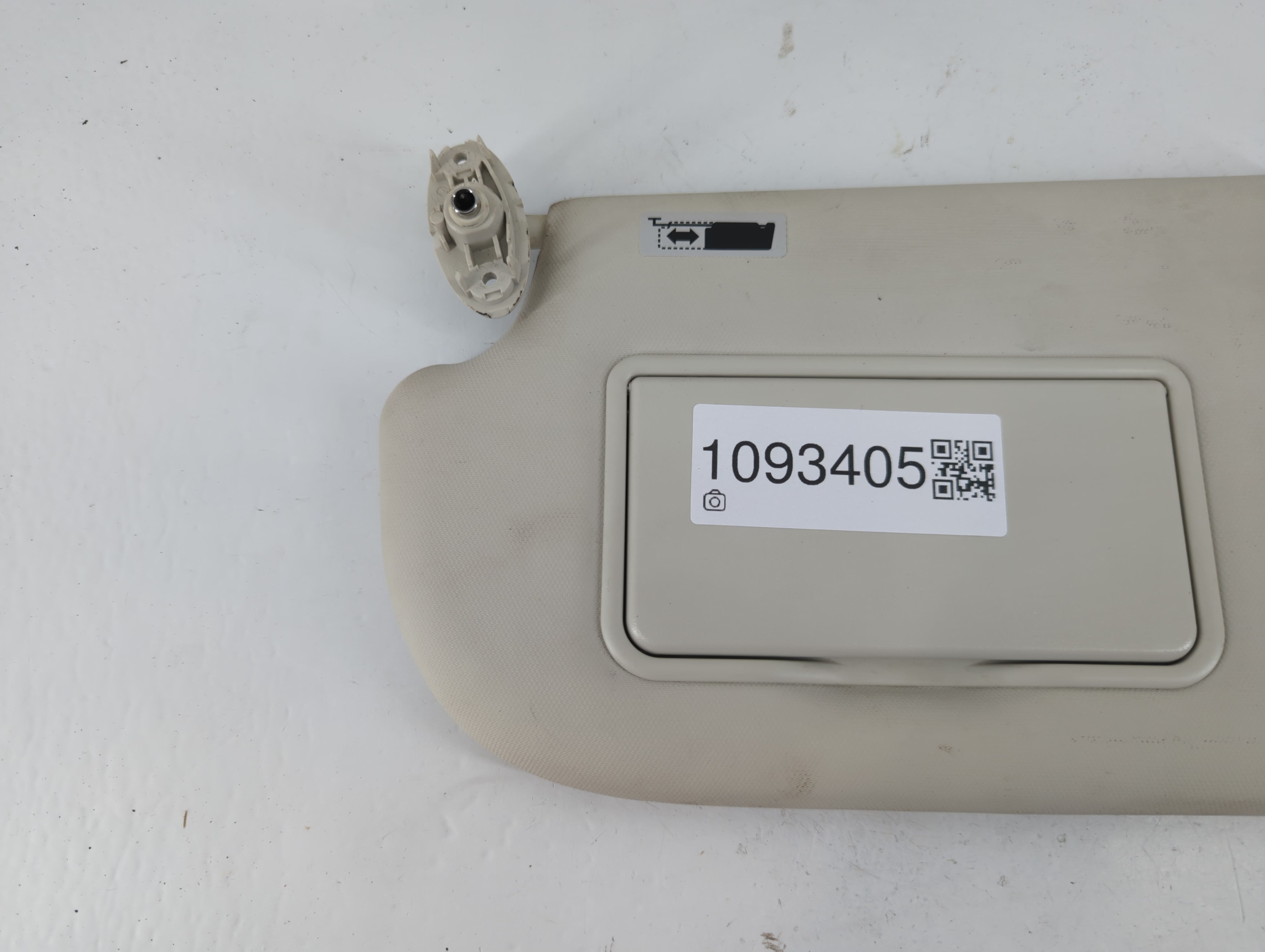 2013-2018 Ford Focus Sun Visor Shade Replacement Driver Left Mirror Fits Fits 2013 2014 2015 2016 2017 2018 OEM Used Auto Parts - Oemusedautoparts1.com