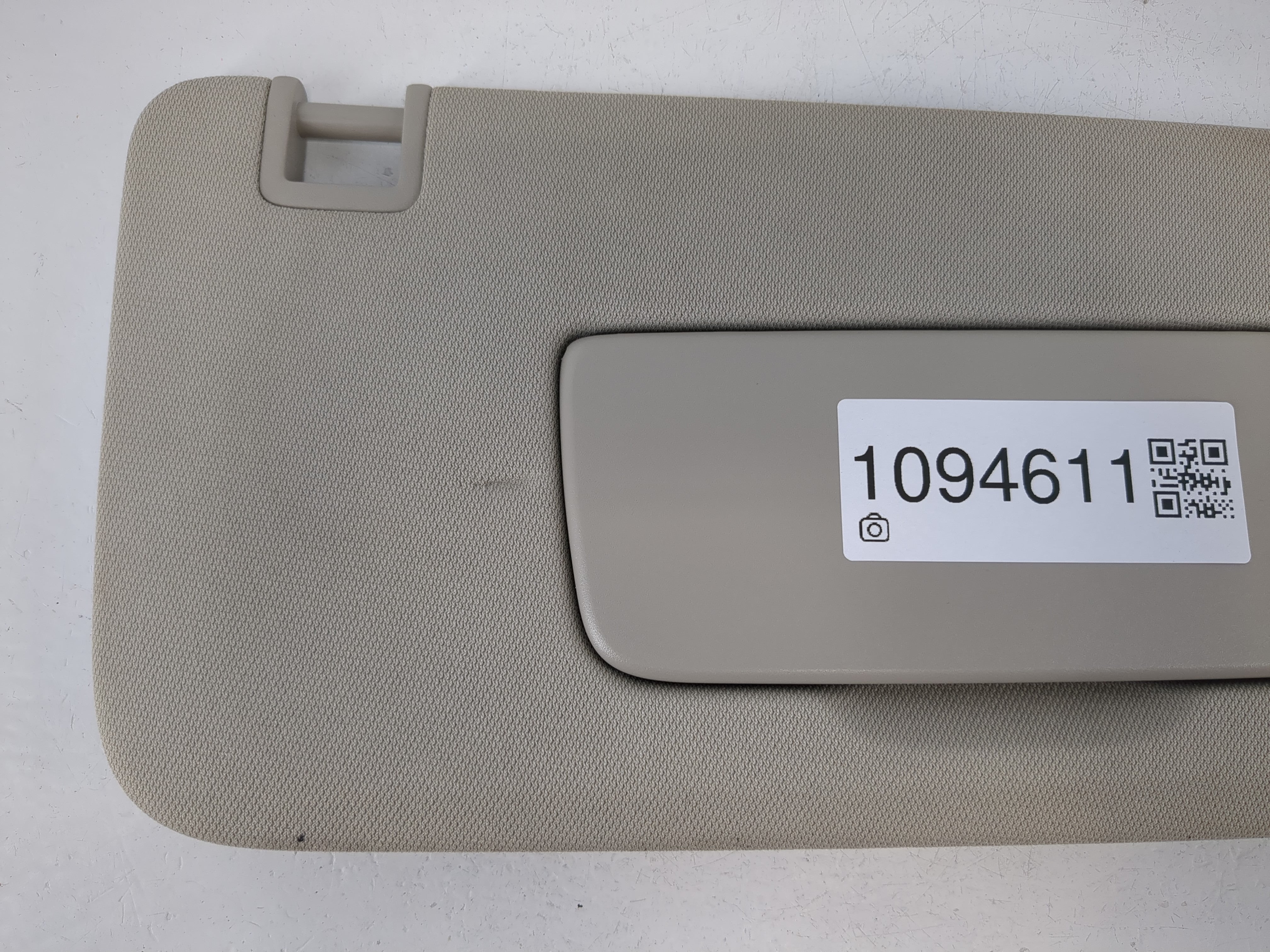2024 Buick Encore Sun Visor Shade Replacement Passenger Right Mirror Fits OEM Used Auto Parts - Oemusedautoparts1.com