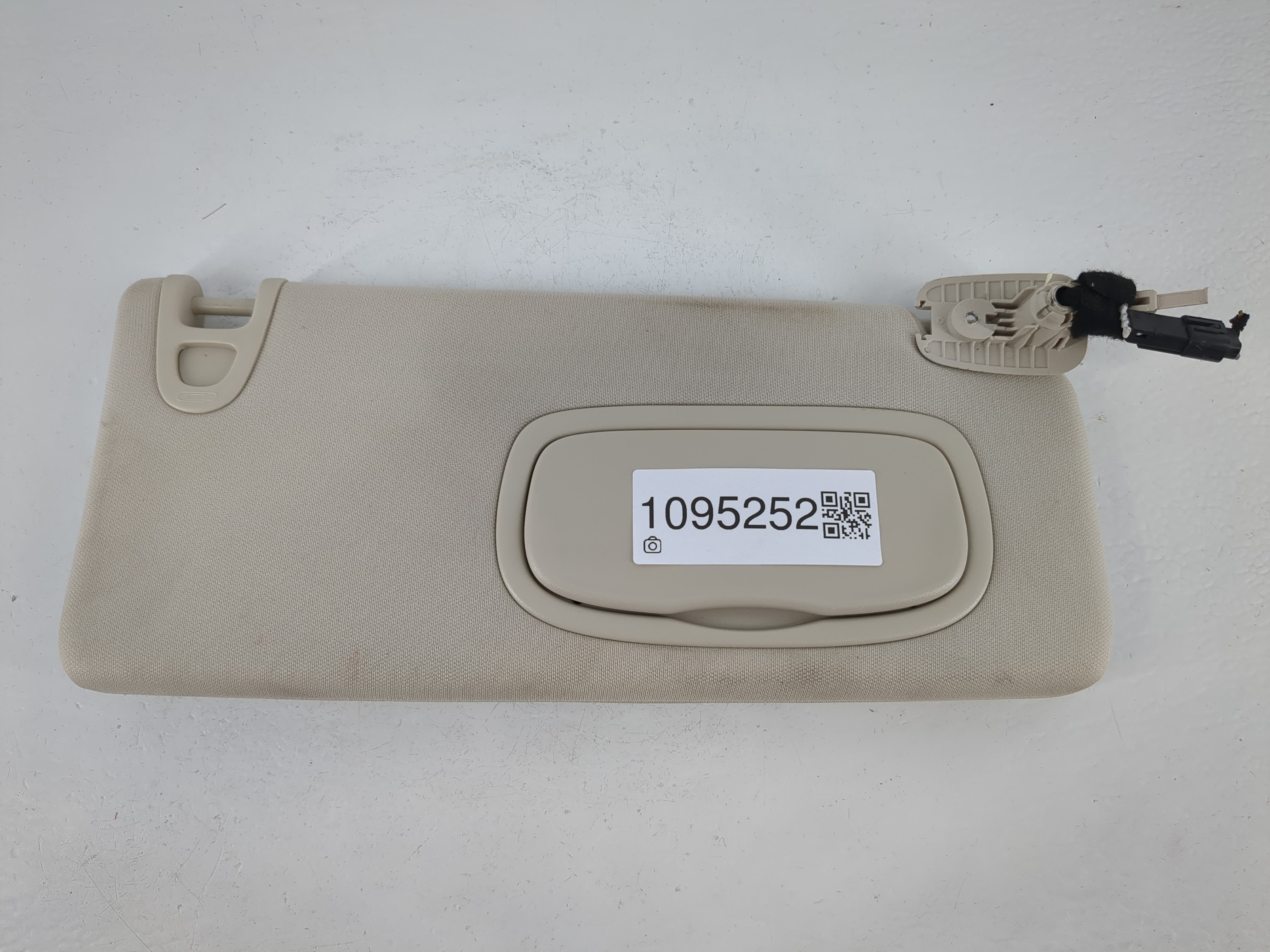 2015 Chrysler 200 Sun Visor Shade Replacement Passenger Right Mirror Fits OEM Used Auto Parts - Oemusedautoparts1.com