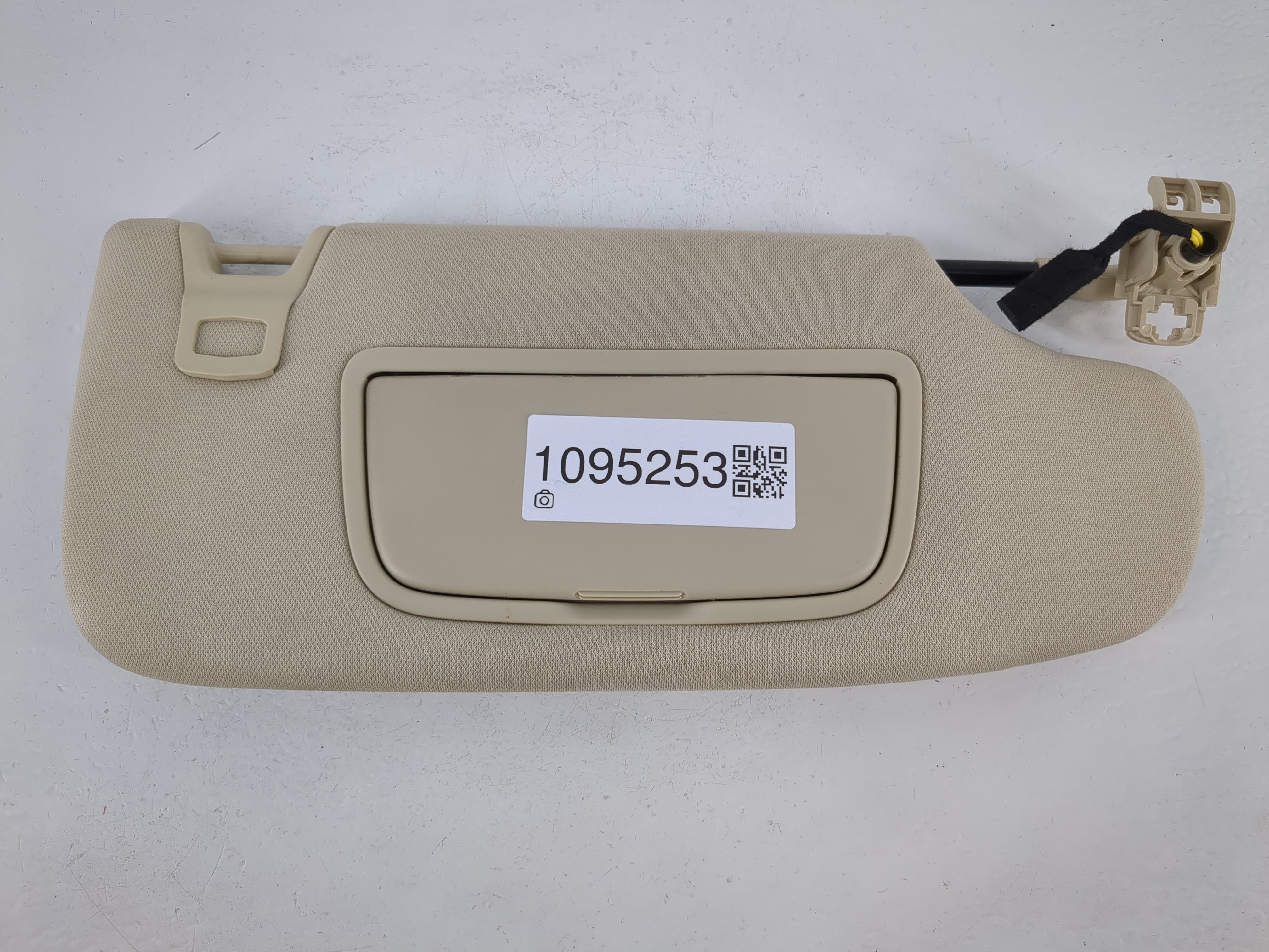 2015-2016 Ford Fusion Sun Visor Shade Replacement Passenger Right Mirror Fits Fits 2015 2016 OEM Used Auto Parts - Oemusedautoparts1.com