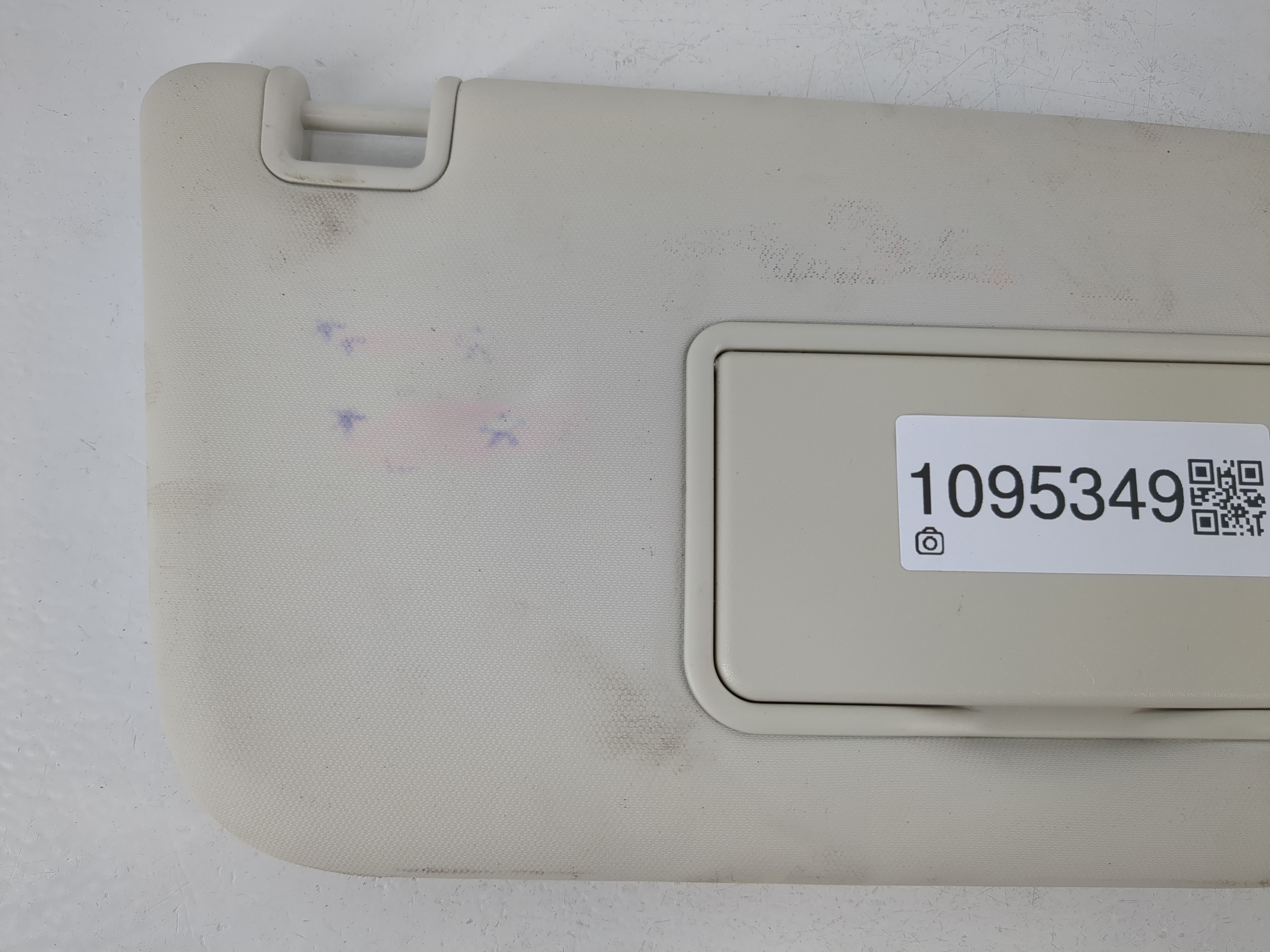 2013-2018 Ford Focus Sun Visor Shade Replacement Passenger Right Mirror Fits Fits 2013 2014 2015 2016 2017 2018 OEM Used Auto Parts - Oemusedautoparts1.com