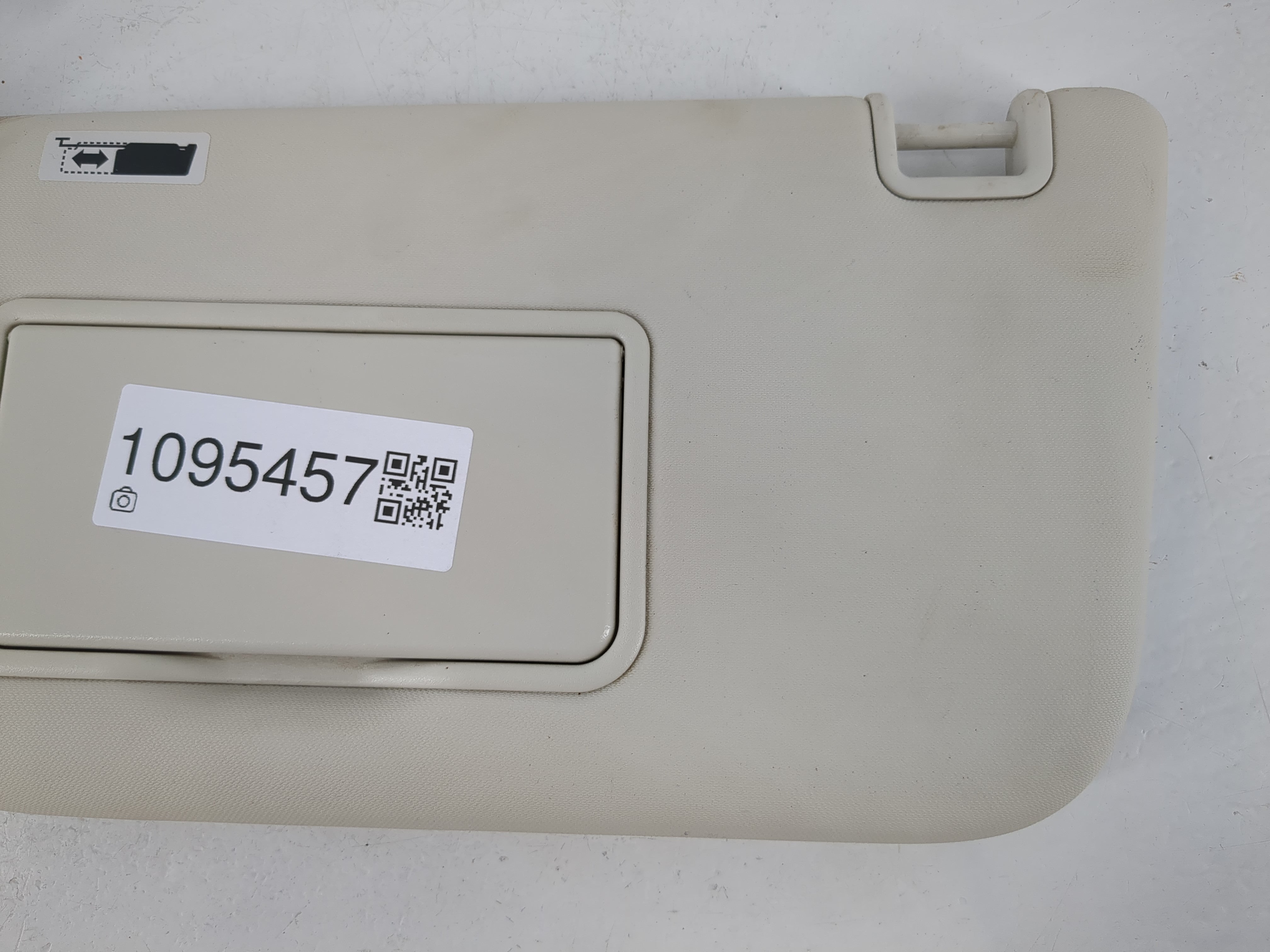 2013-2018 Ford Focus Sun Visor Shade Replacement Driver Left Mirror Fits Fits 2013 2014 2015 2016 2017 2018 OEM Used Auto Parts - Oemusedautoparts1.com