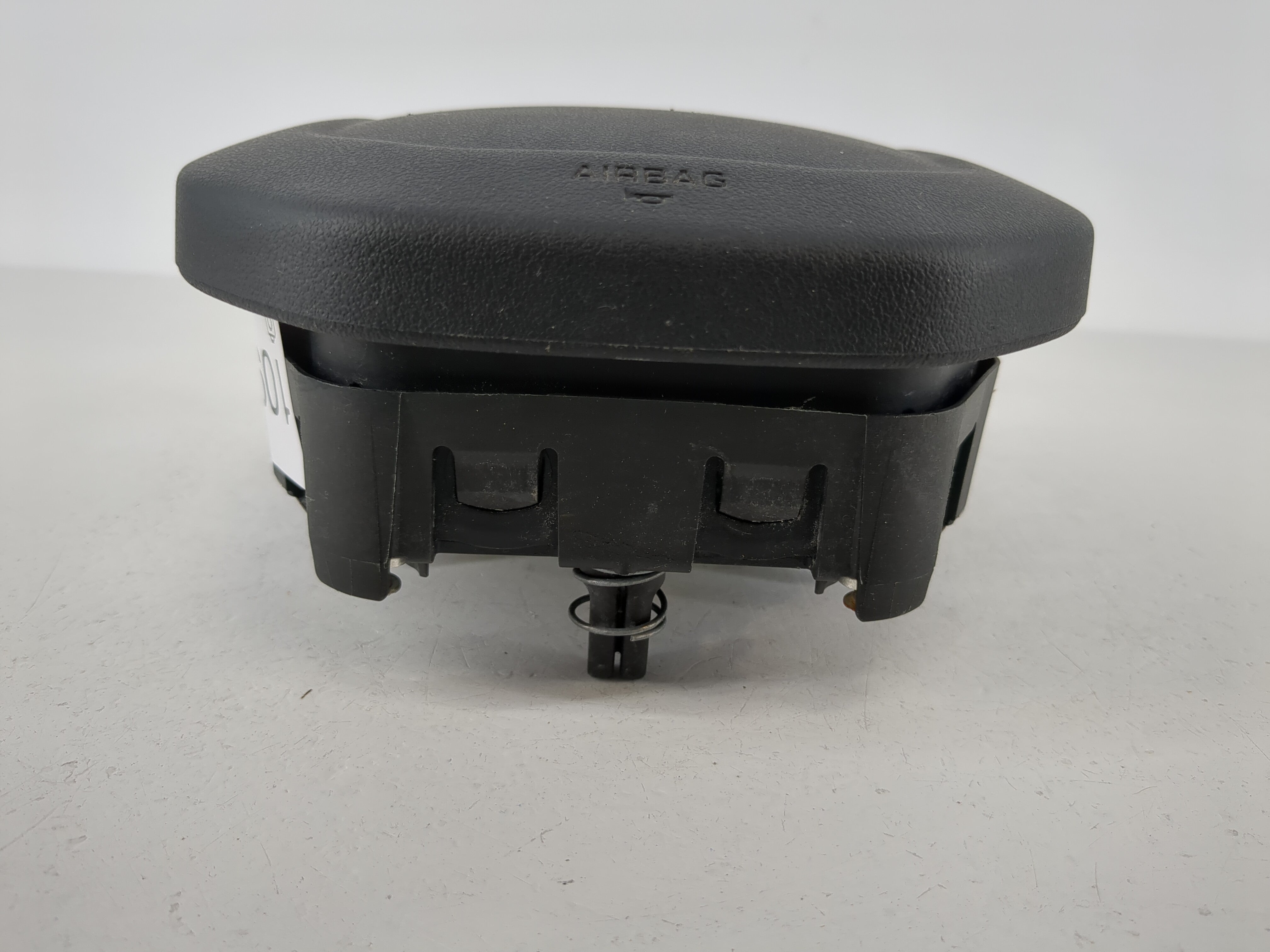 2014-2017 Land Rover Range Rover Sport Air Bag Driver Left Steering Wheel Mounted P/N:307428999W41-AF Fits OEM Used Auto Parts - Oemusedautoparts1.com