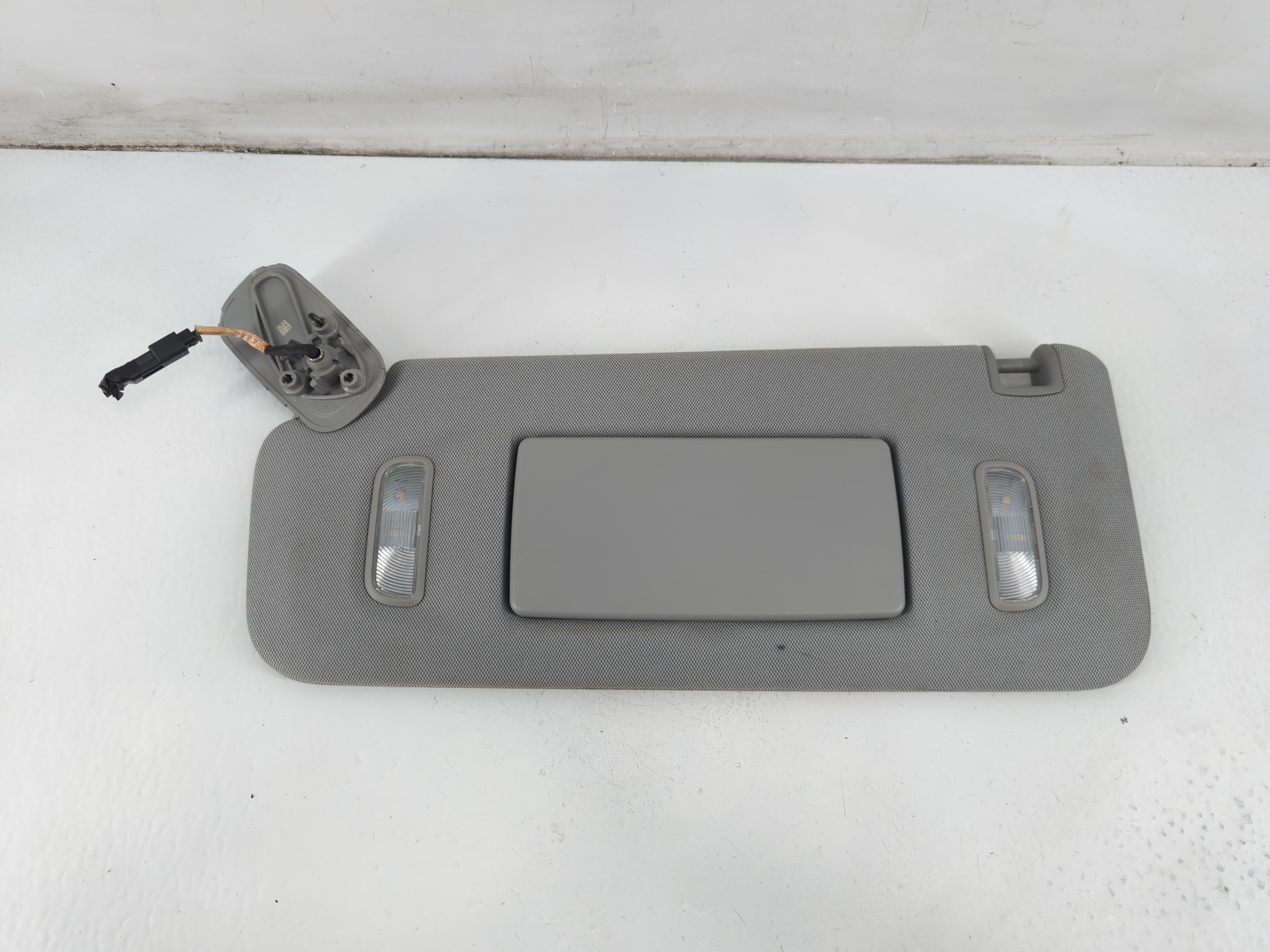 2014-2019 Chevrolet Silverado 1500 Sun Visor Shade Replacement Driver Left Mirror Fits Fits 2014 2015 2016 2017 2018 2019 OEM Used Auto Parts - Oemusedautoparts1.com