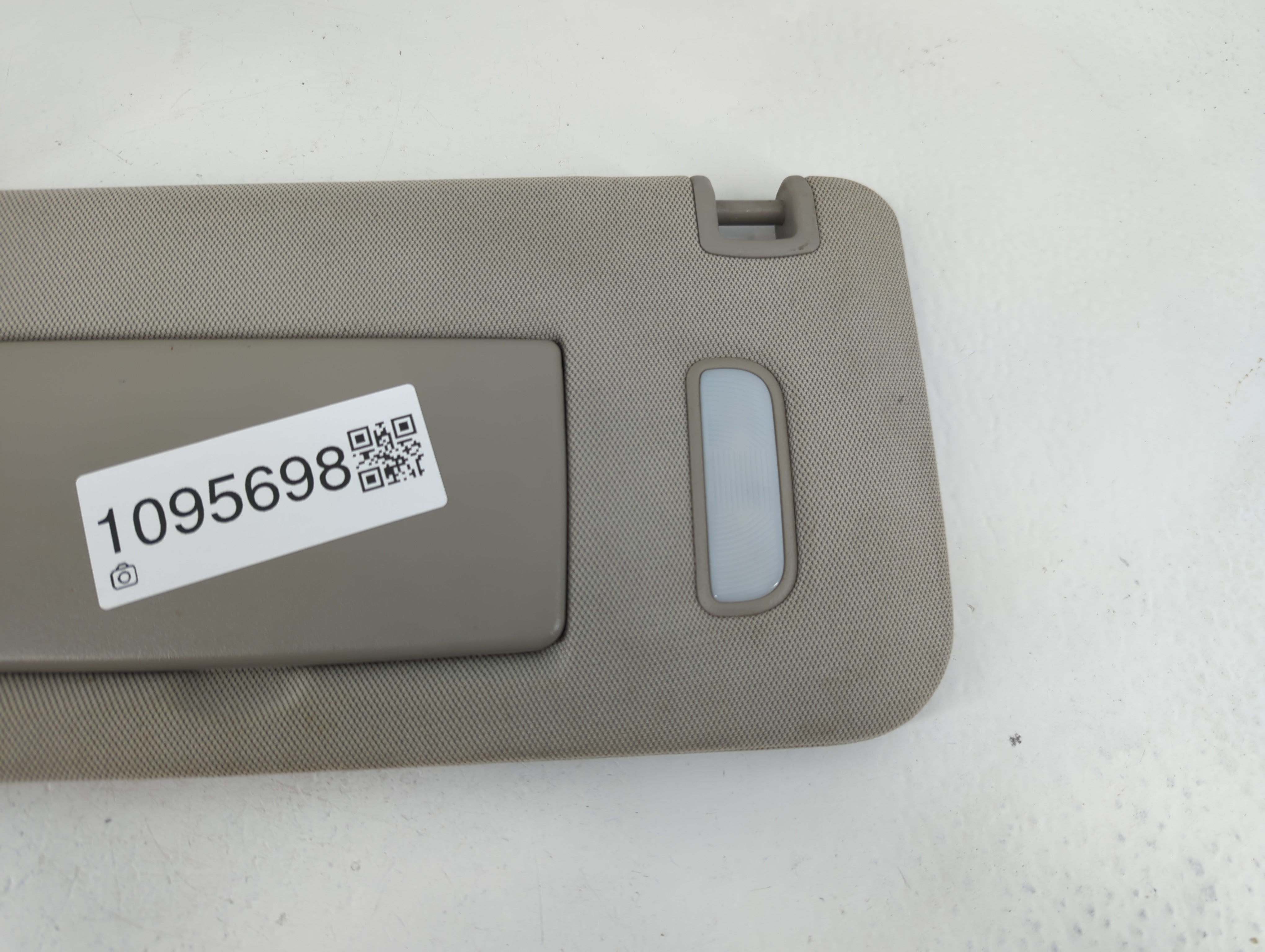 2010-2017 Chevrolet Equinox Sun Visor Shade Replacement Driver Left Mirror Fits Fits 2010 2011 2012 2013 2014 2015 2016 2017 OEM Used Auto Parts - Oemusedautoparts1.com