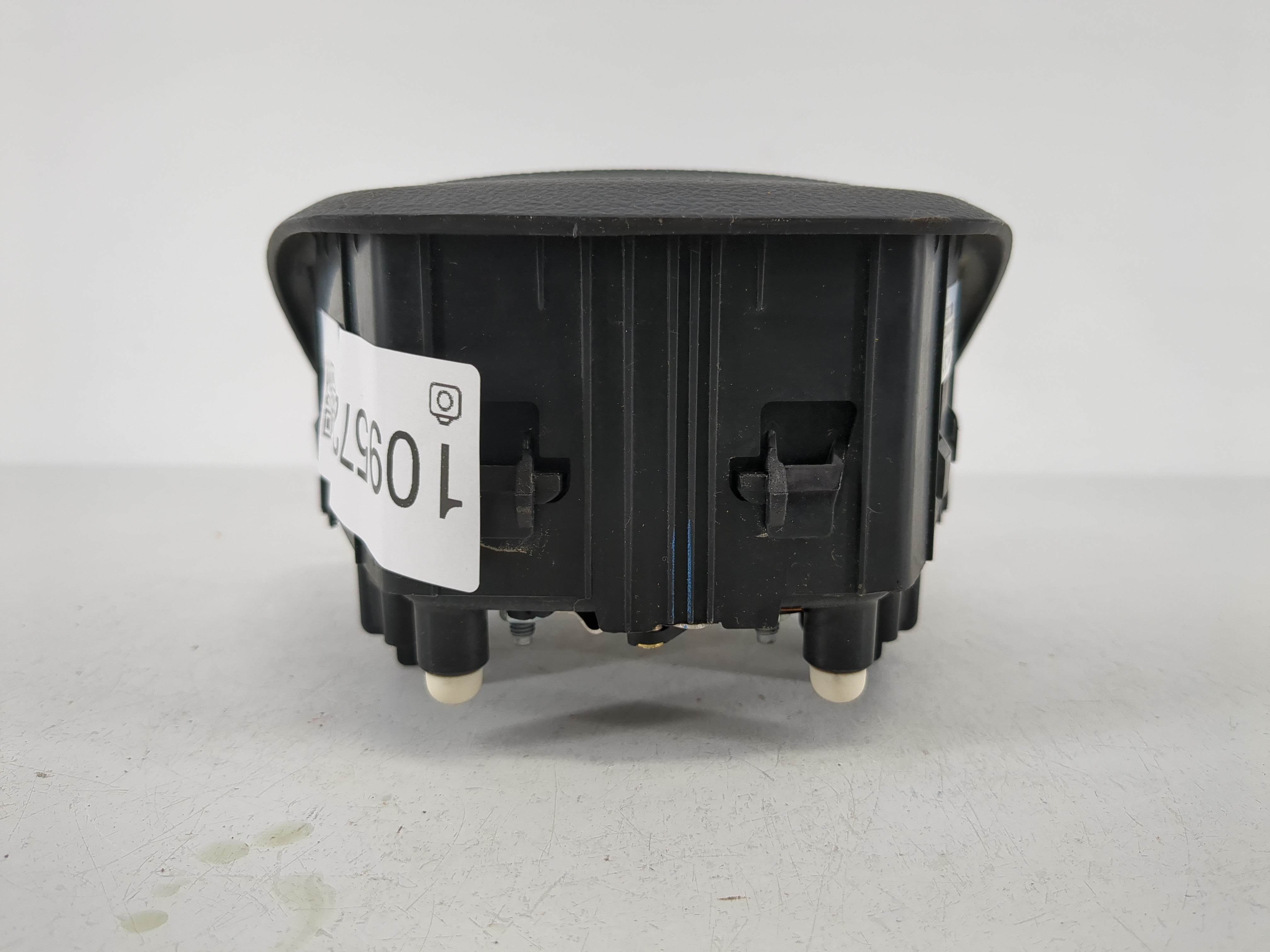 2014-2018 Ford Focus Air Bag Driver Left Steering Wheel Mounted P/N:F1EB A043B13 AG3 Fits Fits 2014 2015 2016 2017 2018 OEM Used Auto Parts - Oemusedautoparts1.com