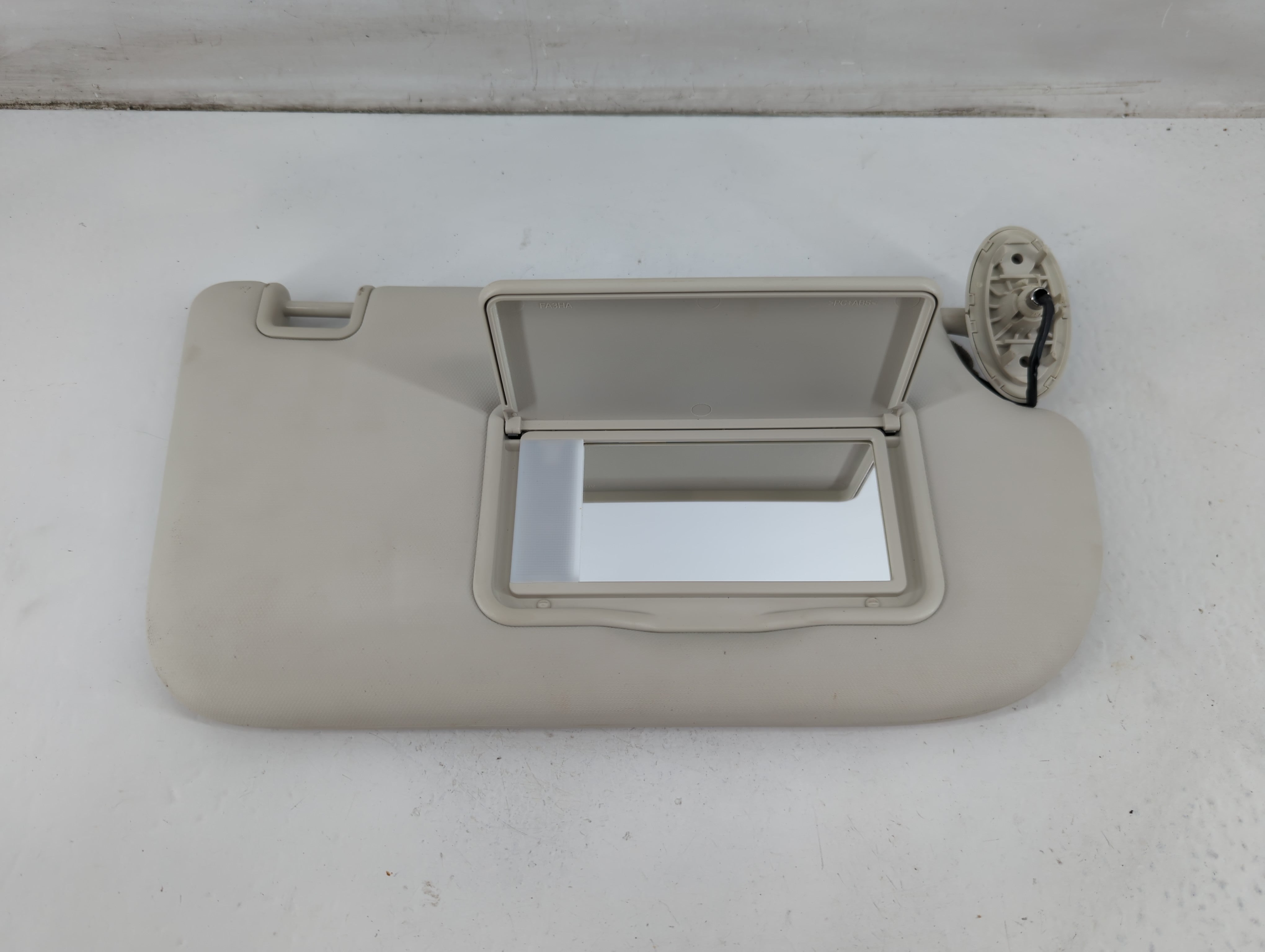 2013-2019 Ford Escape Sun Visor Shade Replacement Passenger Right Mirror Fits Fits 2013 2014 2015 2016 2017 2018 2019 OEM Used Auto Parts - Oemusedautoparts1.com