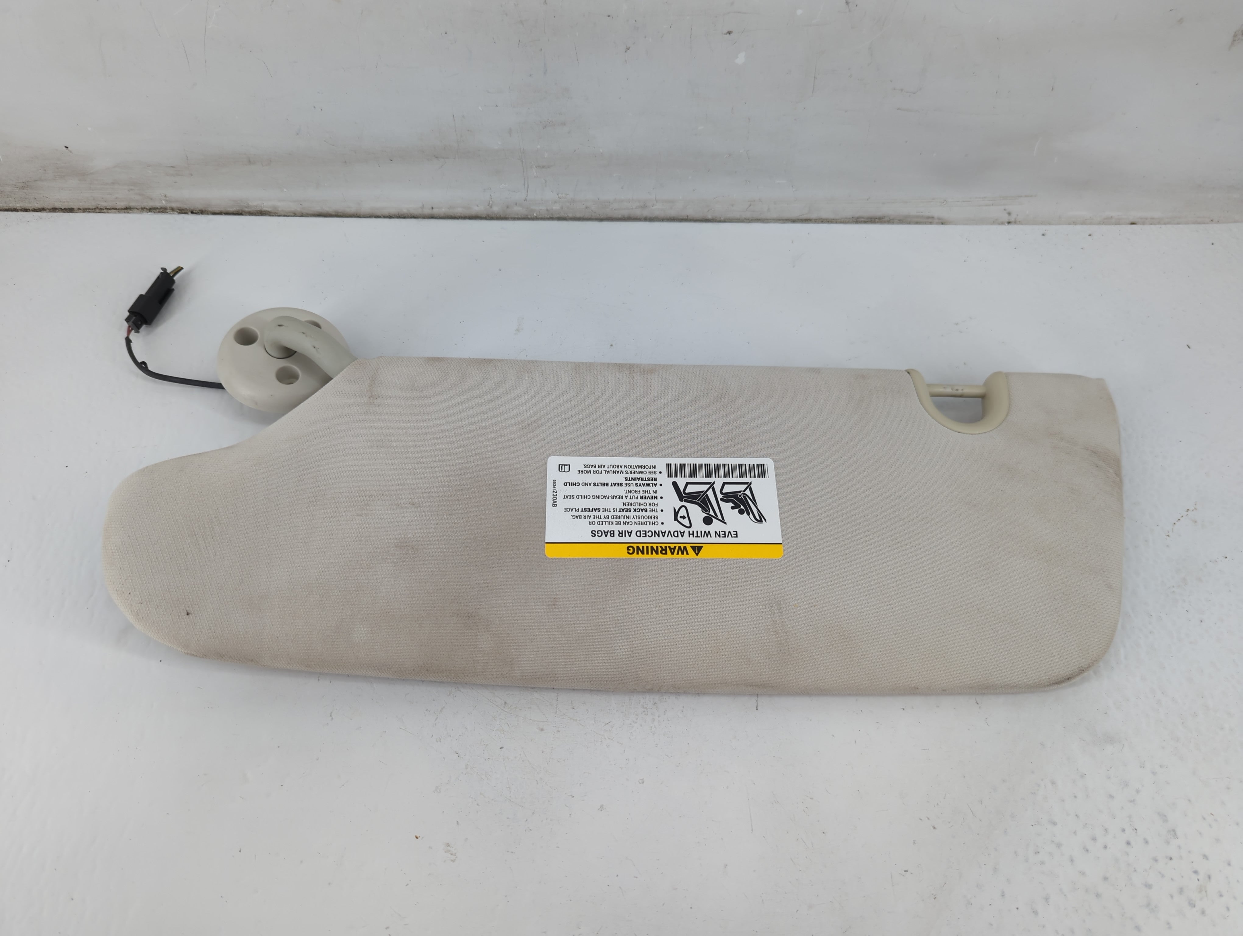 2008-2010 Dodge Grand Caravan Sun Visor Shade Replacement Passenger Right Mirror Fits Fits 2008 2009 2010 OEM Used Auto Parts - Oemusedautoparts1.com