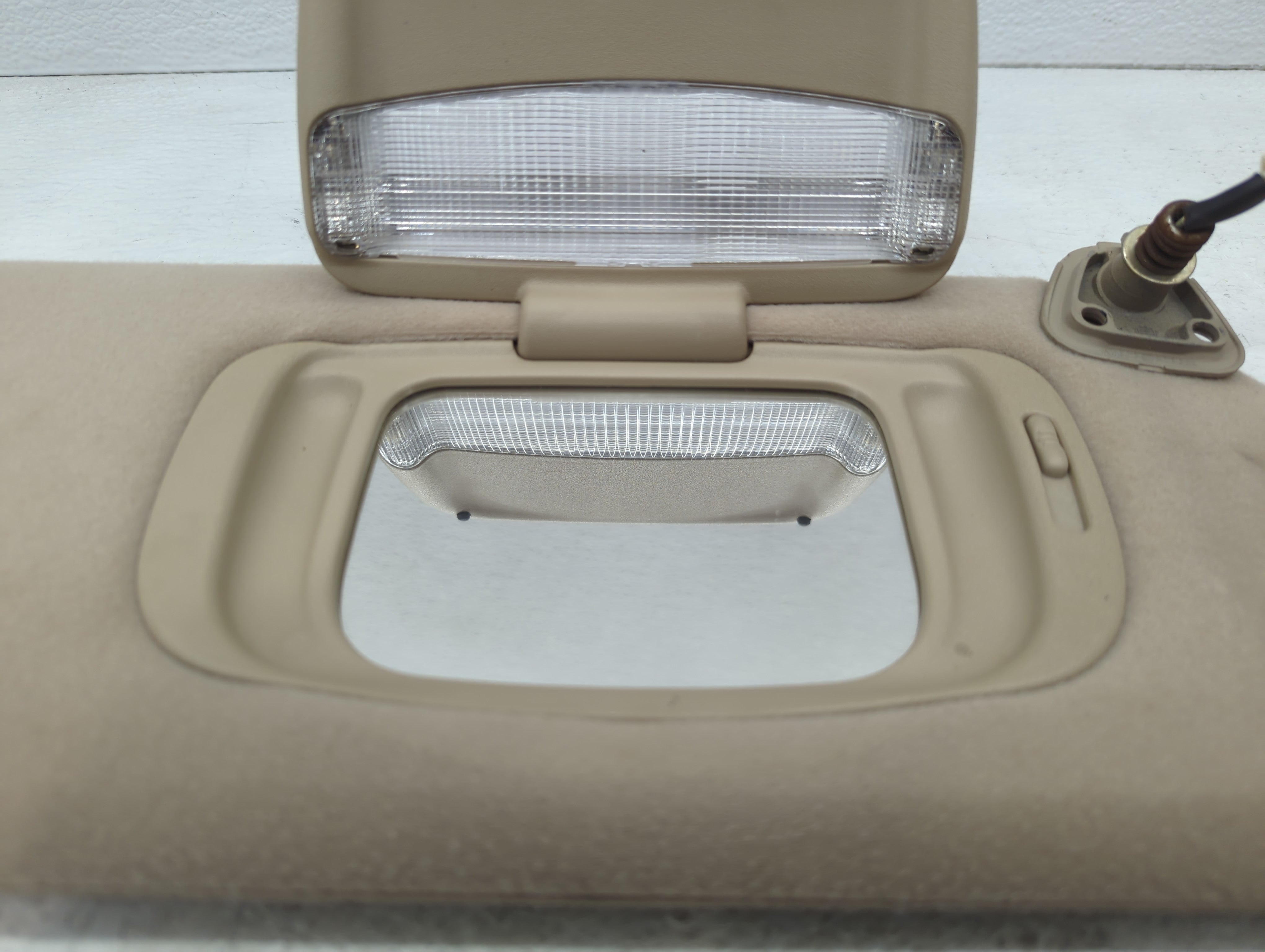 2002-2006 Toyota Camry Sun Visor Shade Replacement Passenger Right Mirror Fits Fits 2002 2003 2004 2005 2006 OEM Used Auto Parts - Oemusedautoparts1.com