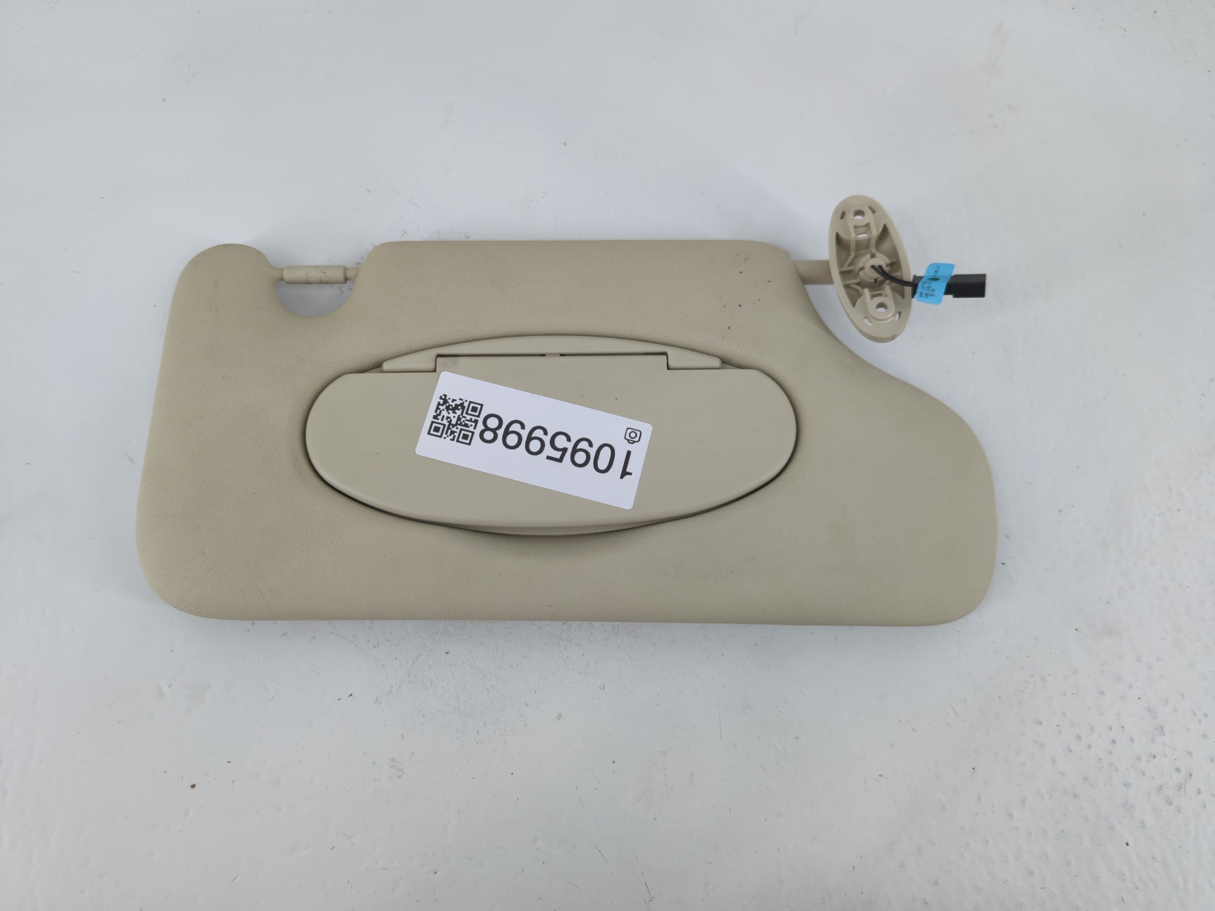 2011-2016 Mini Cooper Countryman Sun Visor Shade Replacement Passenger Right Mirror Fits Fits 2011 2012 2013 2014 2015 2016 OEM Used Auto Parts - Oemusedautoparts1.com