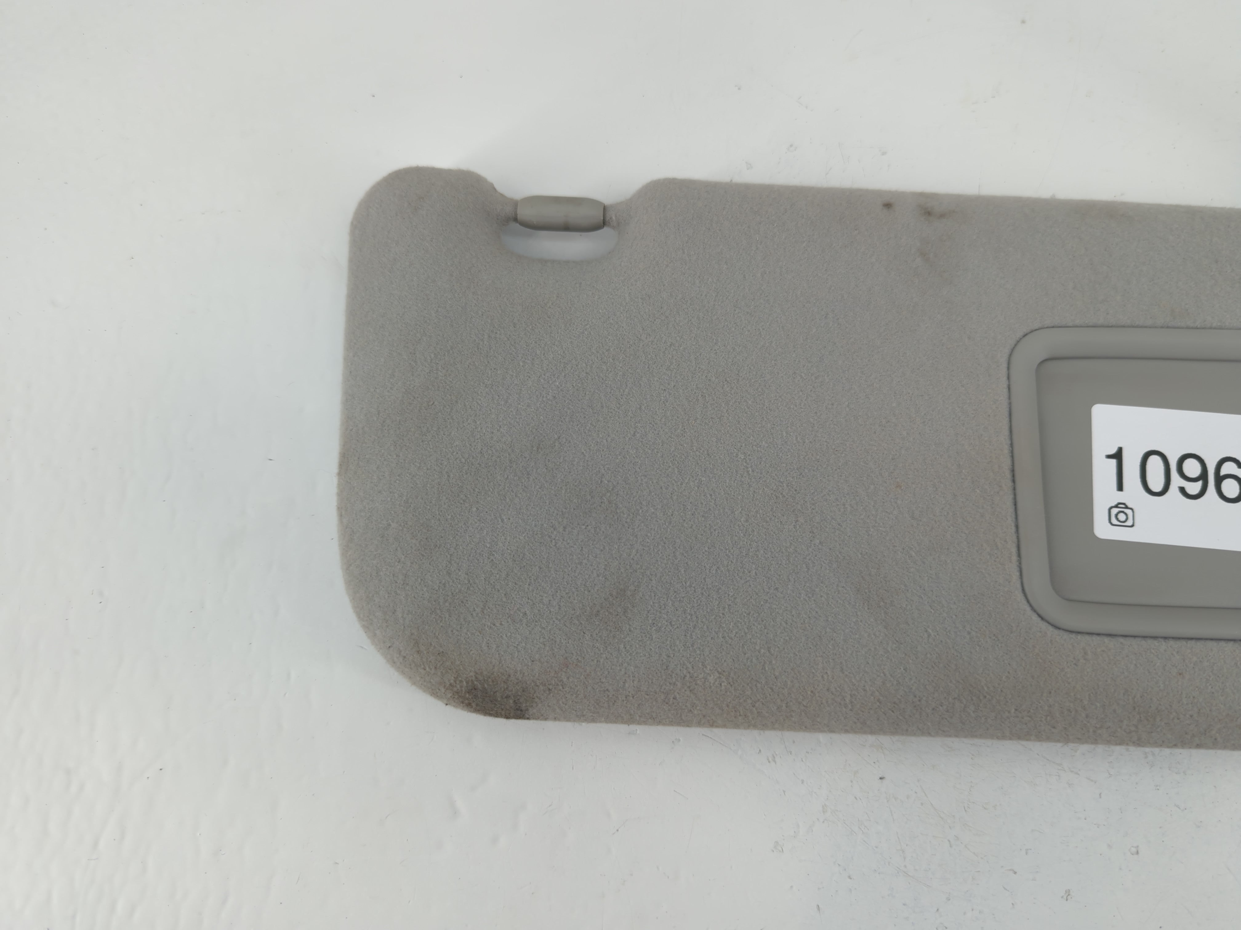 2009-2010 Pontiac Vibe Sun Visor Shade Replacement Passenger Right Mirror Fits Fits 2009 2010 OEM Used Auto Parts - Oemusedautoparts1.com
