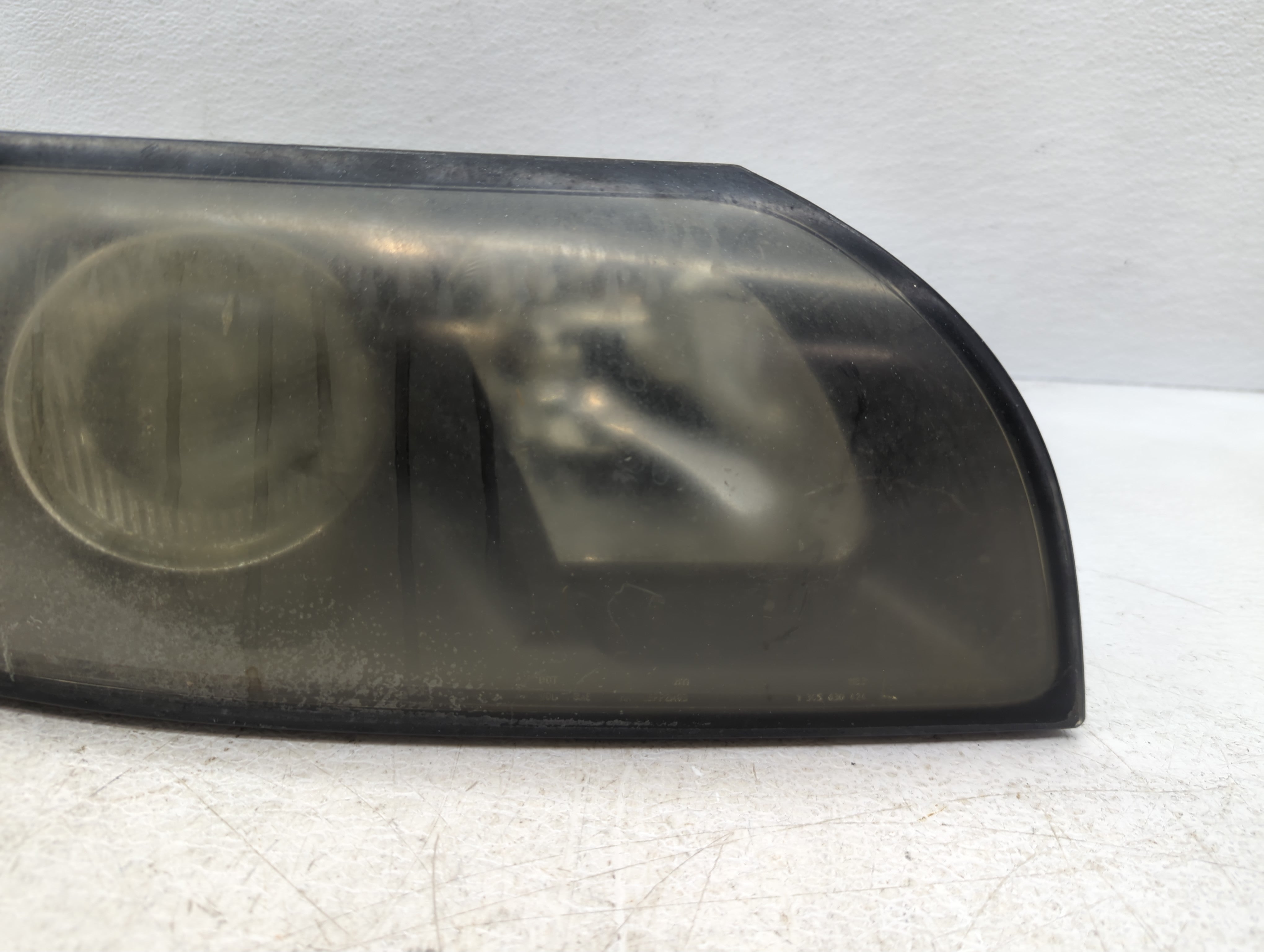 Volvo V40 Passenger Right Oem Head Light Headlight Lamp - Oemusedautoparts1.com